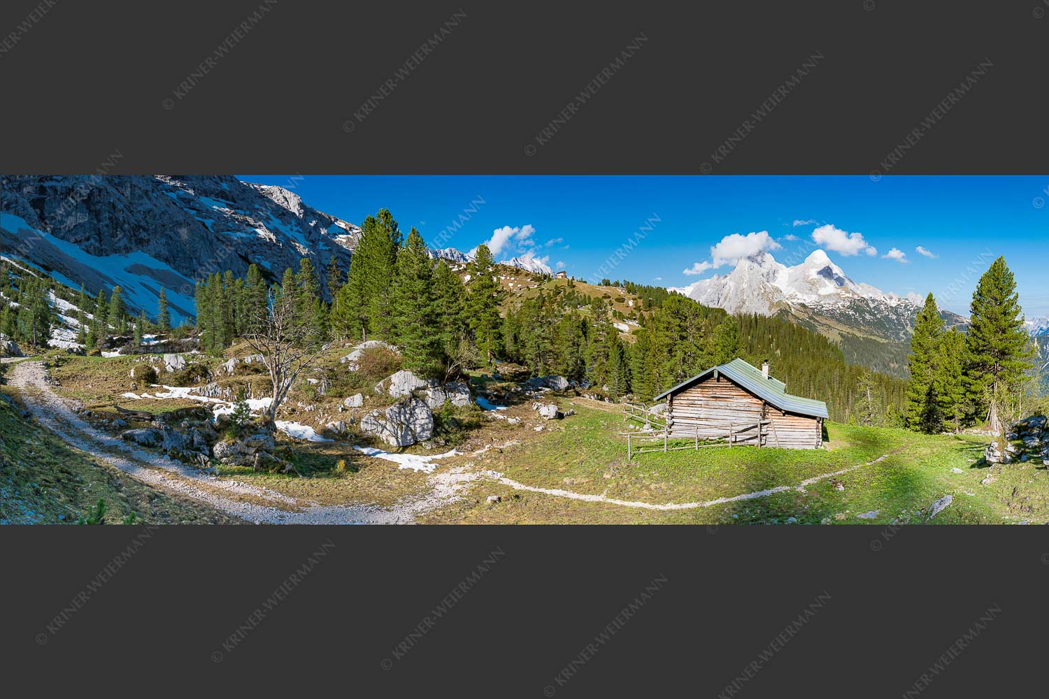 Blick über Berghütte zum Schachensschloß und Alpspitze - Hütte mit königlicher Aussicht 3:1  -- Schachen - mehr Infos bei www.Kriner-Weiermann.de