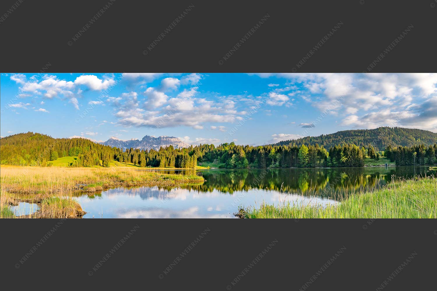 Blick übern Geroldsee ins Karwendel - Idyllisch 3:1  -- Geroldsee mit Karwendel - mehr Infos bei www.Kriner-Weiermann.de