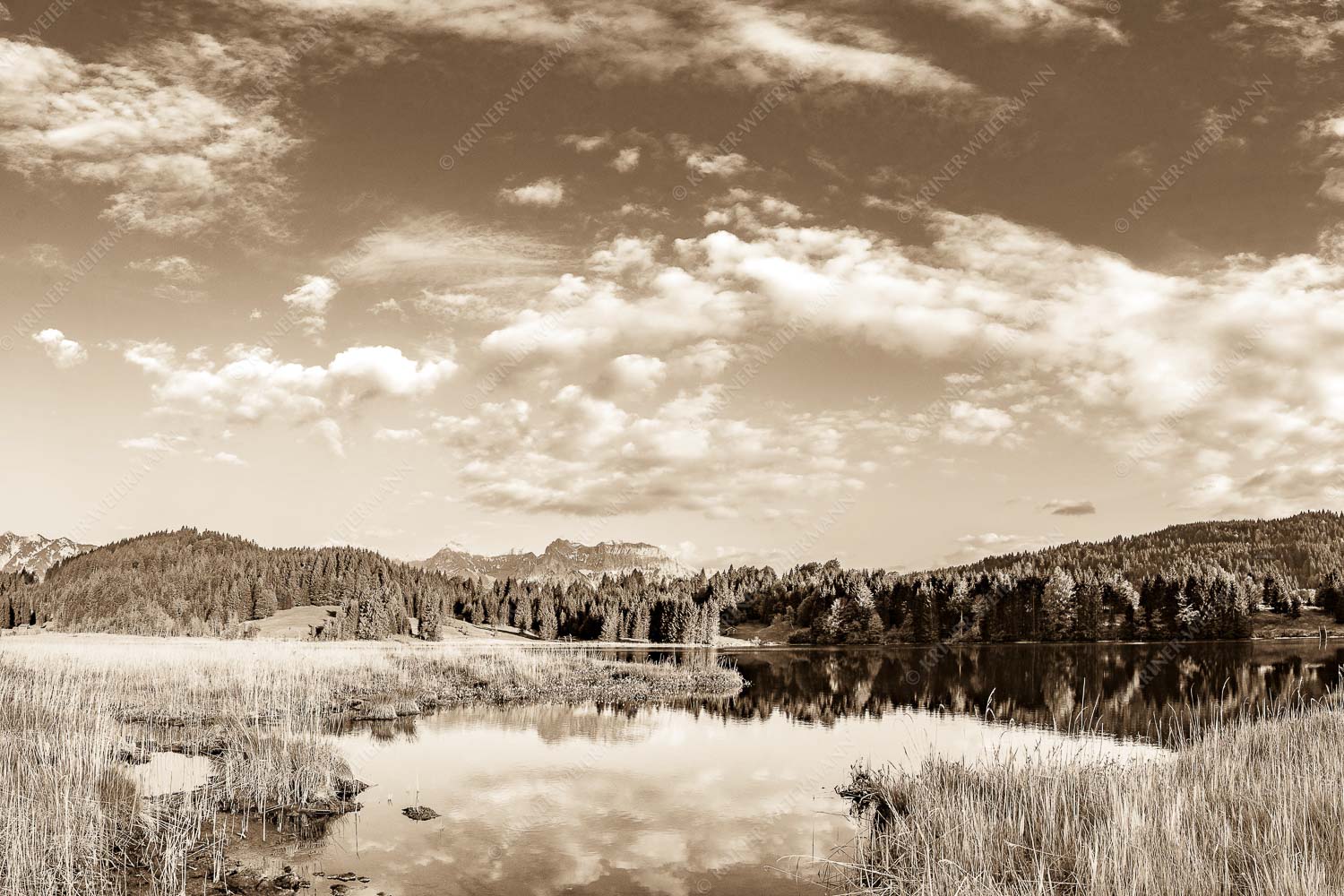 Blick übern Geroldsee ins Karwendel - Idyllisch 3:2 sepia -- Geroldsee mit Karwendel - mehr Infos bei www.Kriner-Weiermann.de