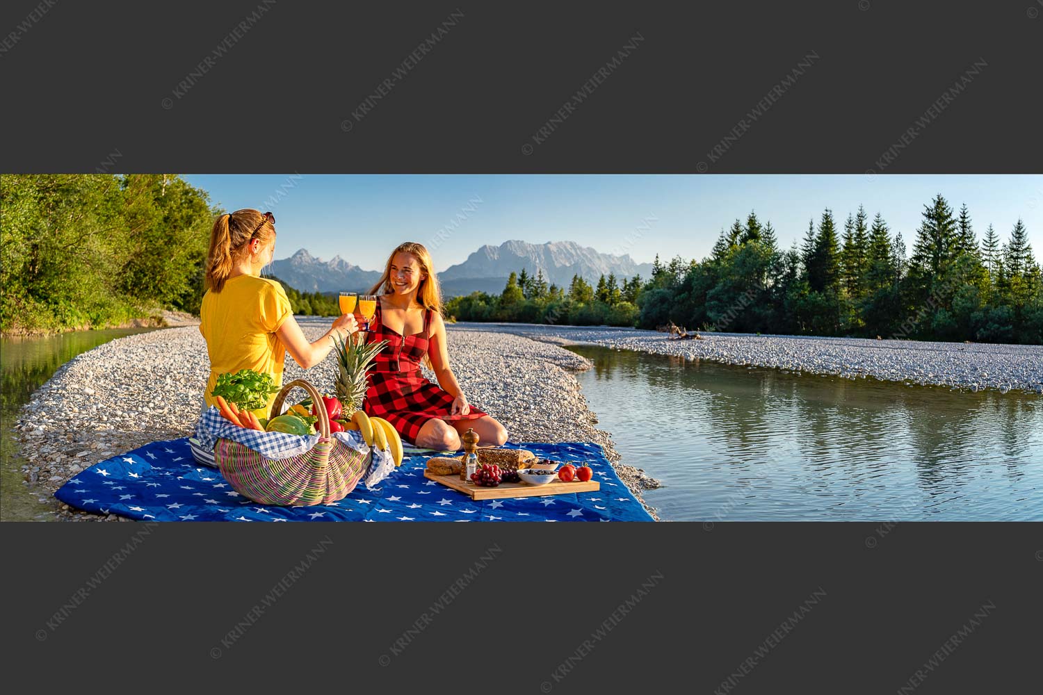 Ein Veggieday am Isarufer bei Wallgau - Isarpicknick 3:1  -- Picknick an der Isar - mehr Infos bei www.Kriner-Weiermann.de