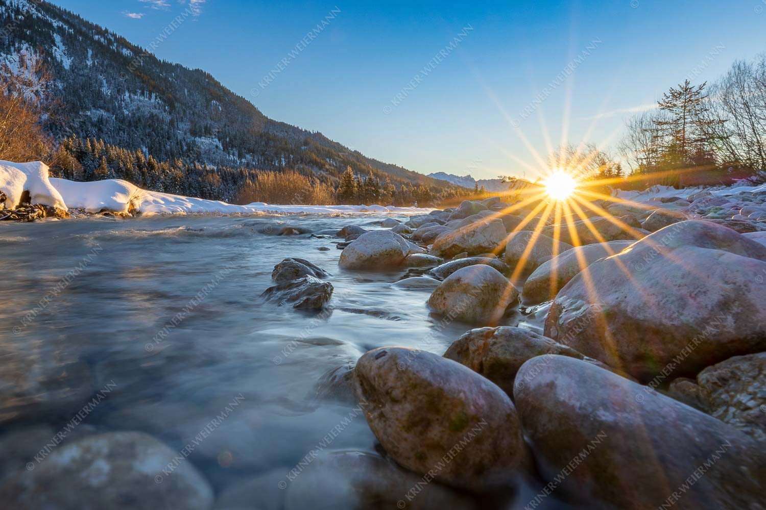 Sonnenuntergang an der Isar - Isarsteine 3:2  -- Isar Winter Sonnenuntergang - mehr Infos bei www.Kriner-Weiermann.de