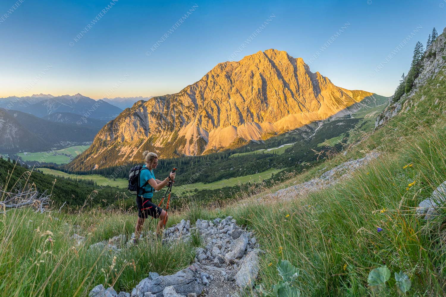 Erstes Licht an der Gehrenspitze im Wettersteingebirge - Je steiniger der Weg II 3:2  -- Puital Gehrenspitze - mehr Infos bei www.Kriner-Weiermann.de