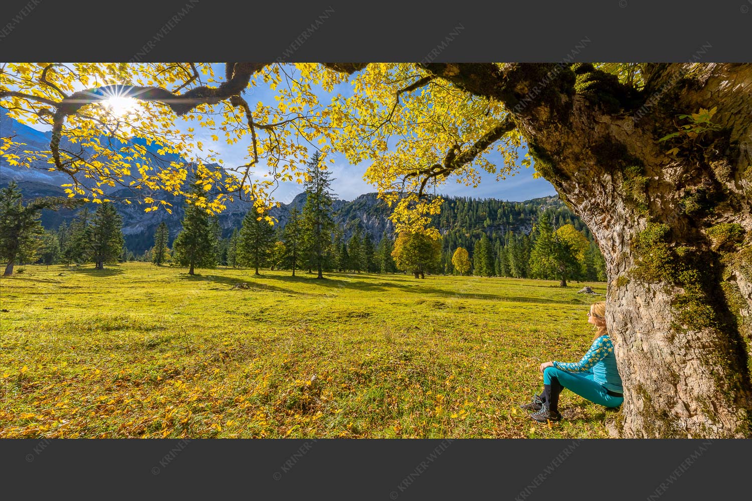 Genuss der Herbstsonne im Karwendel - Ruhe am Ahorn 2:1  -- Herbstfärbung im Karwendel - mehr Infos bei www.Kriner-Weiermann.de