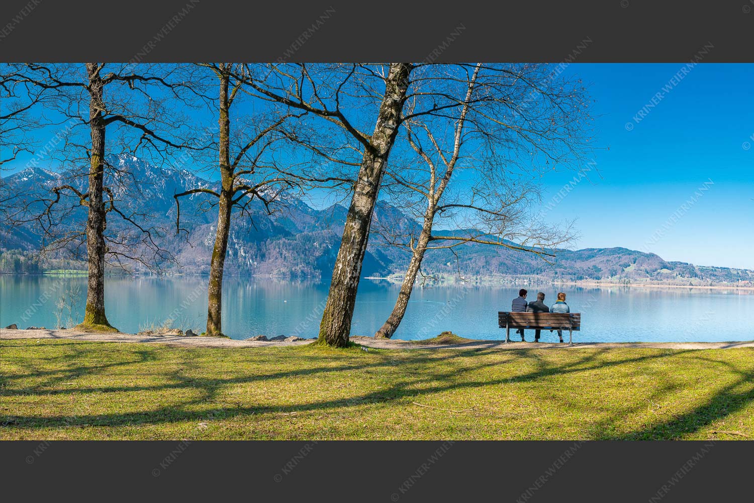 Kochelsee mit Herzogstand - Ruhe genießen 2:1  -- Rastbank am Kochelsee - mehr Infos bei www.Kriner-Weiermann.de