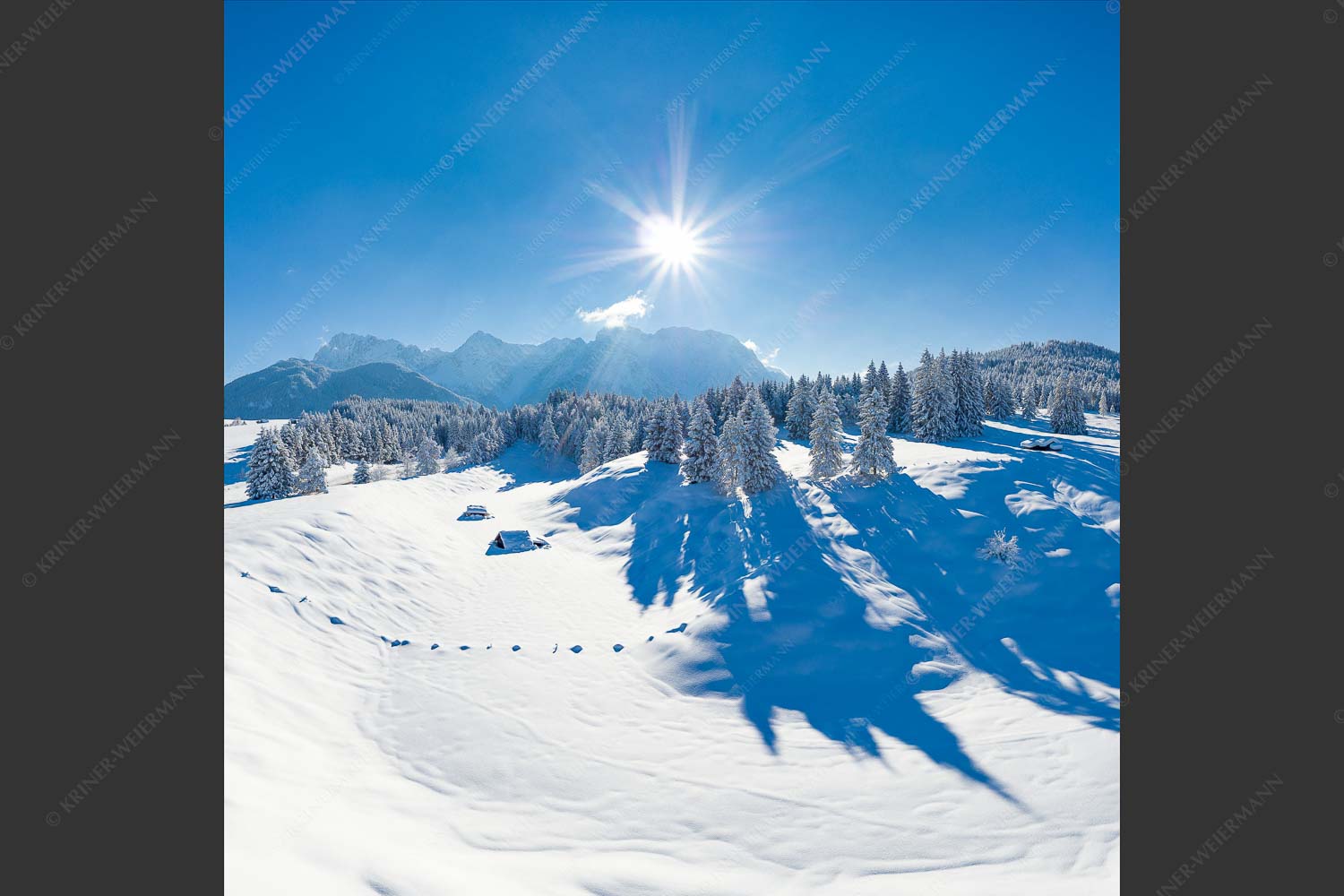 Kräftiger Neuschnee in den Buckelwiesen bei Mittenwald - Schneevalley 1:1  -- Karwendel Winter Schnee - mehr Infos bei www.Kriner-Weiermann.de