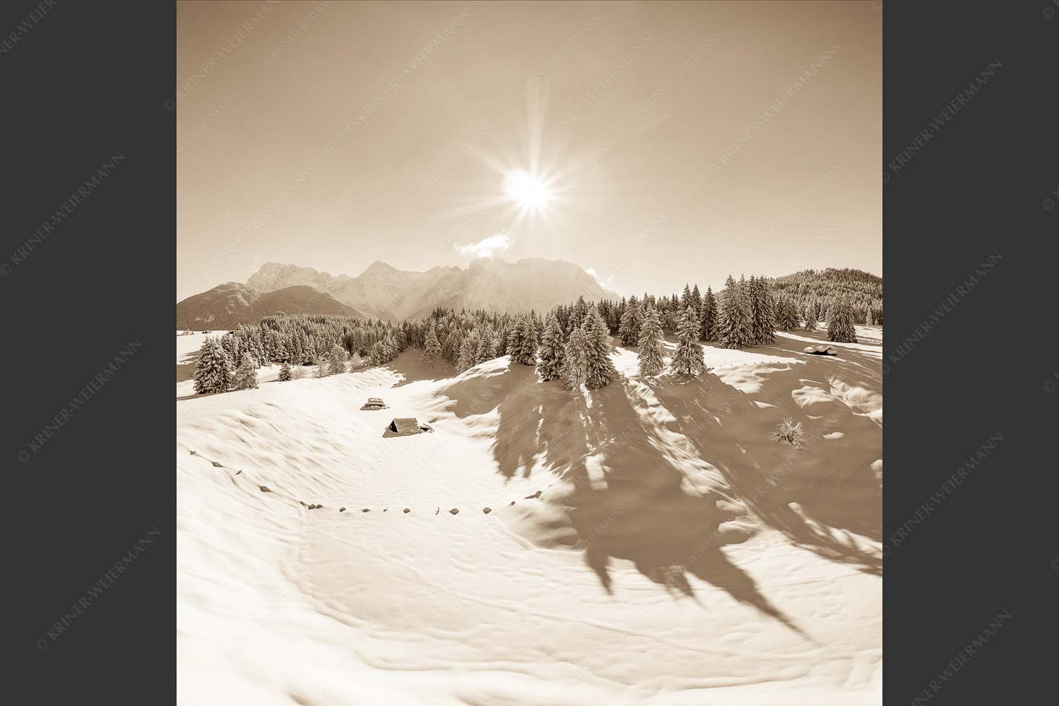 Kräftiger Neuschnee in den Buckelwiesen bei Mittenwald - Schneevalley 1:1 sepia -- Karwendel Winter Schnee - mehr Infos bei www.Kriner-Weiermann.de