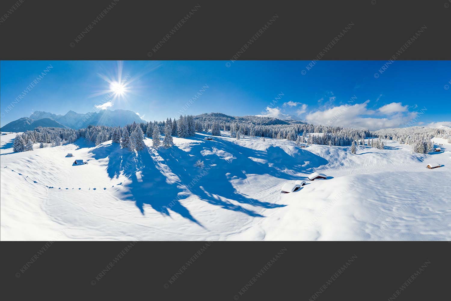 Kräftiger Neuschnee in den Buckelwiesen bei Mittenwald - Schneevalley 2,5:1  -- Karwendel Winter Schnee - mehr Infos bei www.Kriner-Weiermann.de