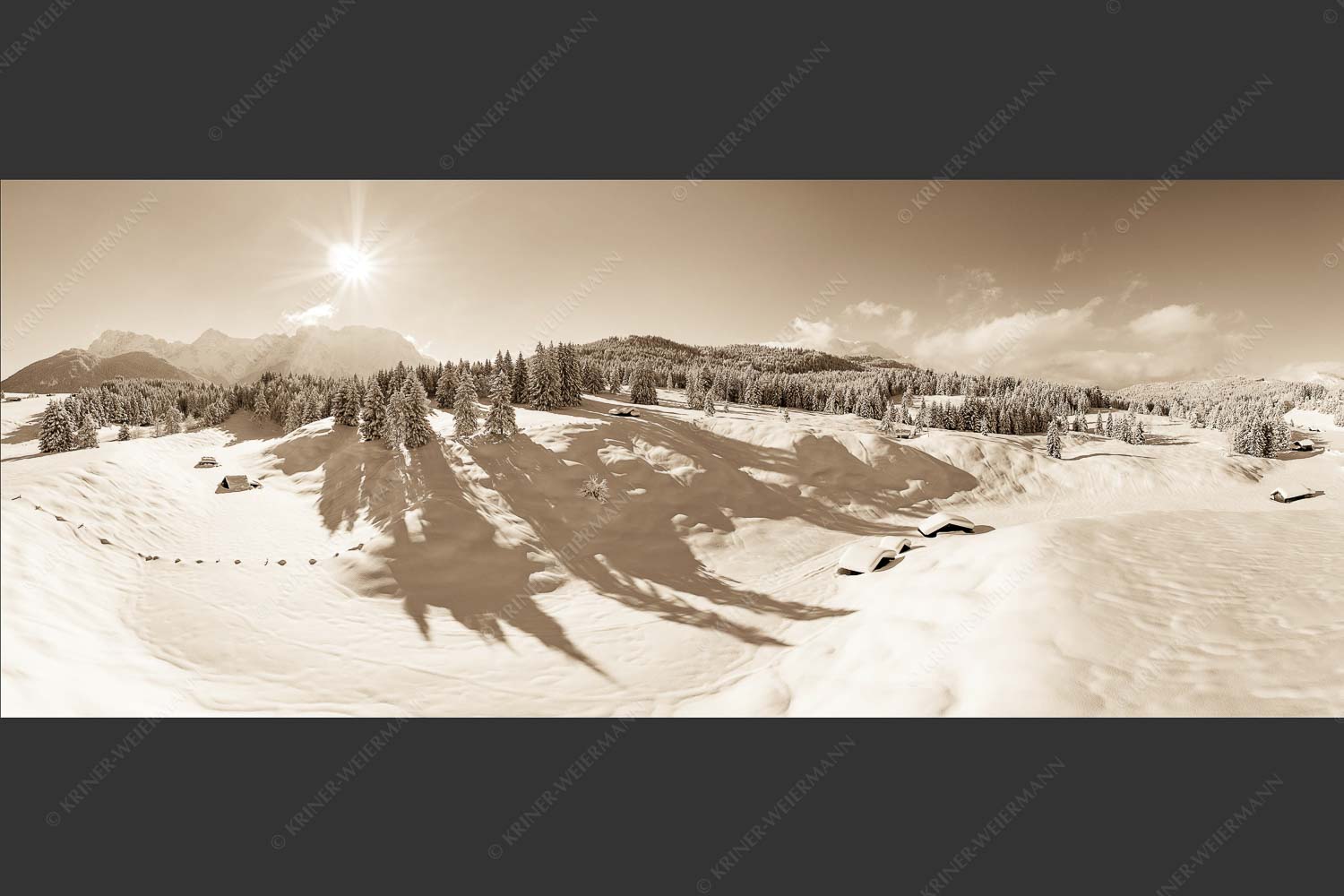 Kräftiger Neuschnee in den Buckelwiesen bei Mittenwald - Schneevalley 2,5:1 sepia -- Karwendel Winter Schnee - mehr Infos bei www.Kriner-Weiermann.de