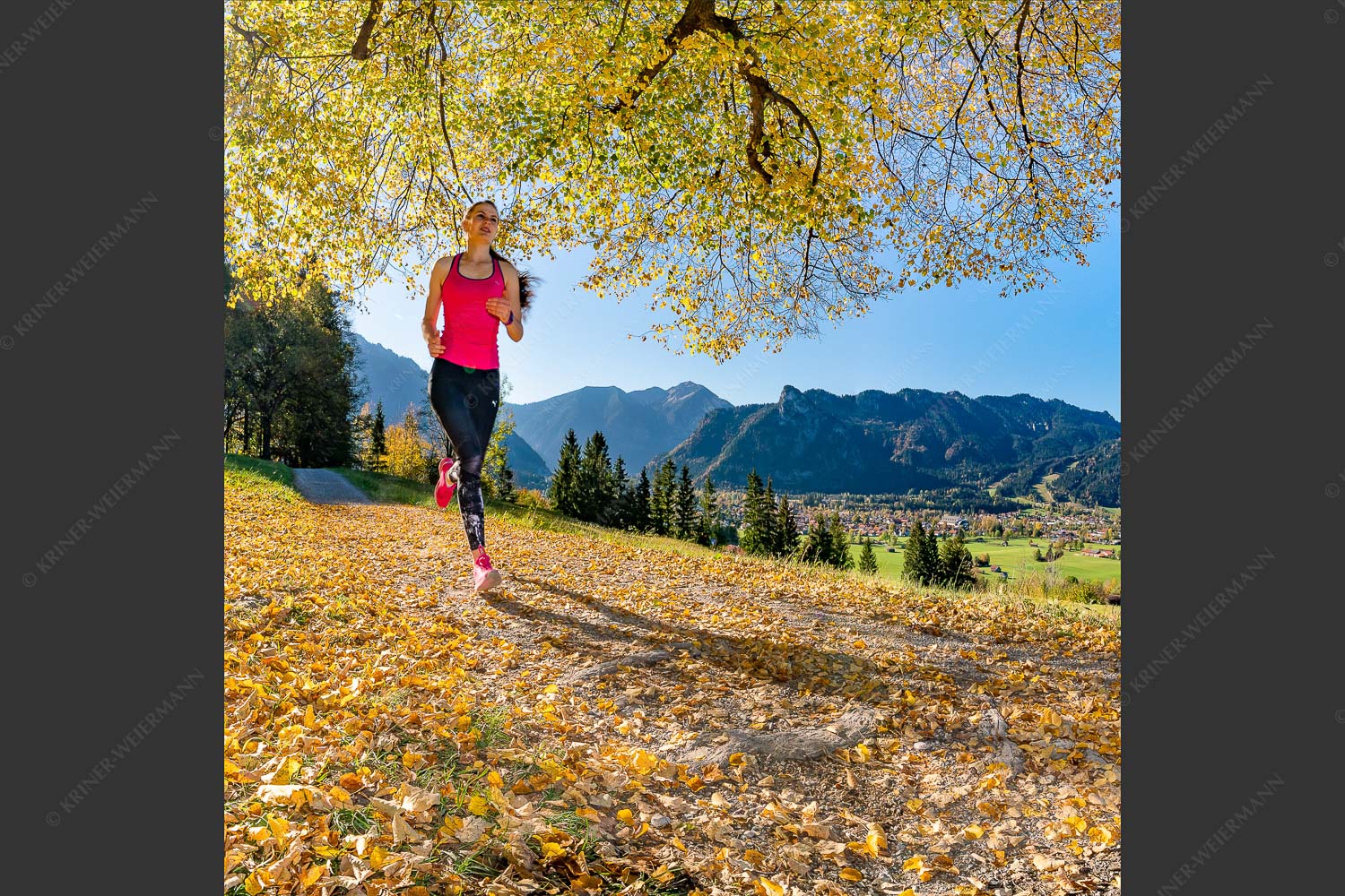 Jogging über Oberammergau - Singletrail 1:1  -- Trailrunning Laufen - mehr Infos bei www.Kriner-Weiermann.de