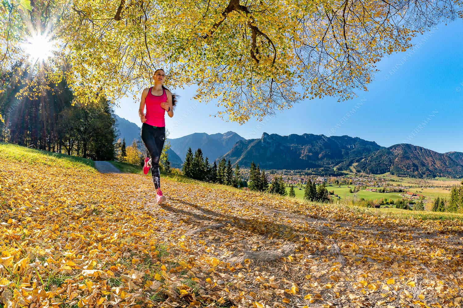 Jogging über Oberammergau - Singletrail 3:2  -- Trailrunning Laufen - mehr Infos bei www.Kriner-Weiermann.de