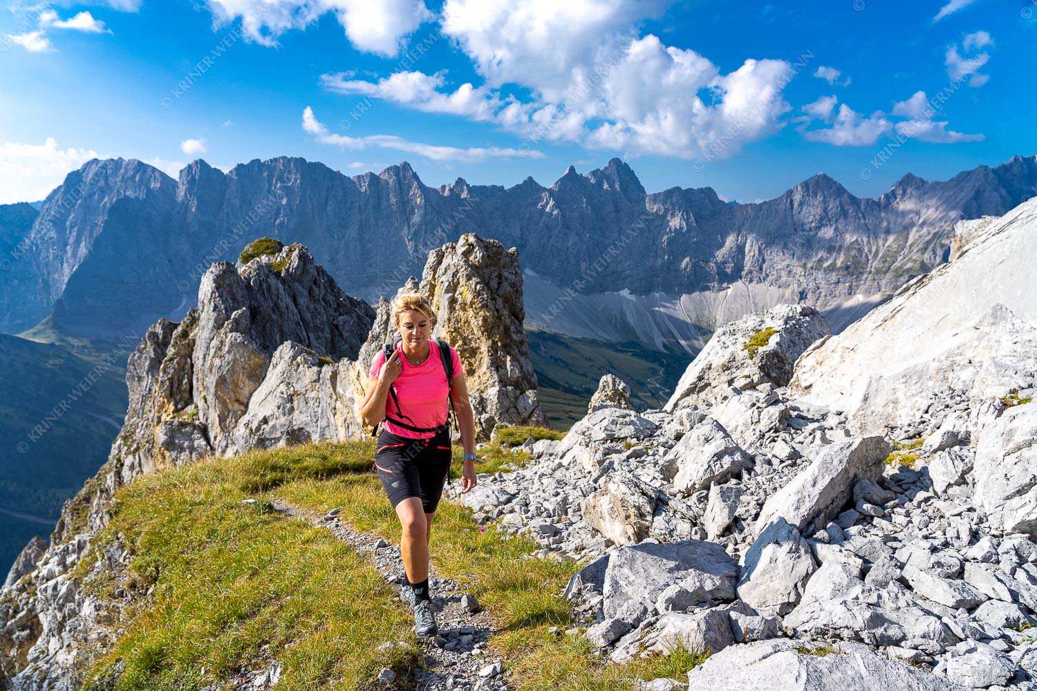 Beeindruckende Wanderung zum Steinfalk im Karwendel - Steinfalk Wanderung VI 3:2  -- Bergwandern im Karwendel - mehr Infos bei www.Kriner-Weiermann.de