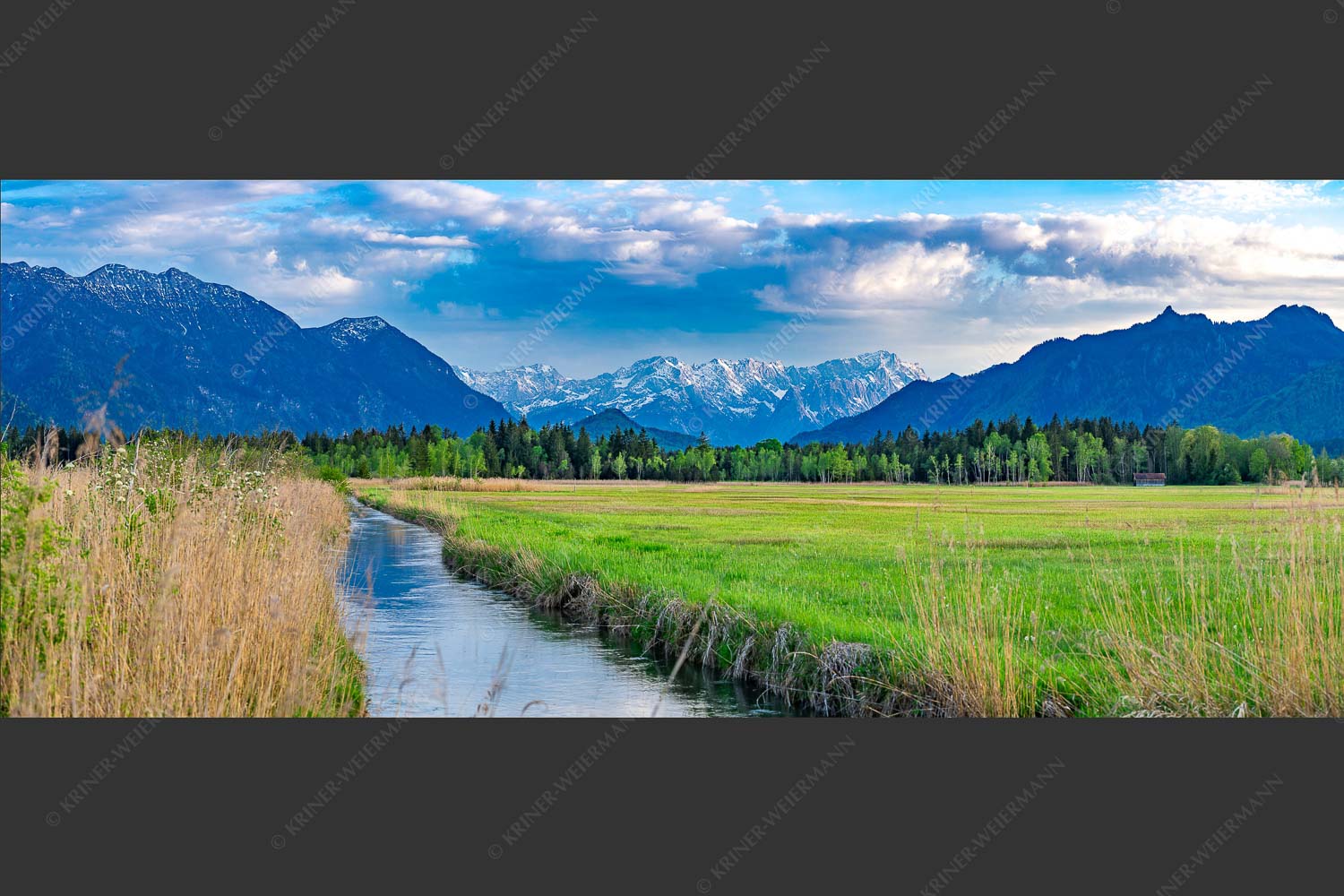 Blick über Weidmoos und Murnauer Moos zum Wettersteingebirge - Übern Heumoosberg 2,5:1  -- Weidmoos Murnauer Moos - mehr Infos bei www.Kriner-Weiermann.de