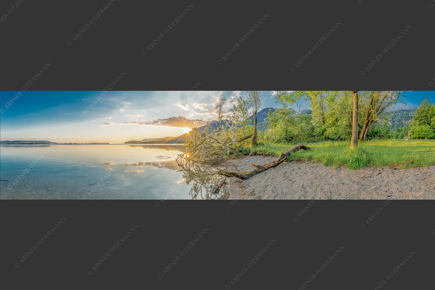Der Kochelsee bietet viele idyllische Ecken zum innehalten - Verspielt 4:1  -- Kochelsee mit Jochberg - mehr Infos bei www.Kriner-Weiermann.de