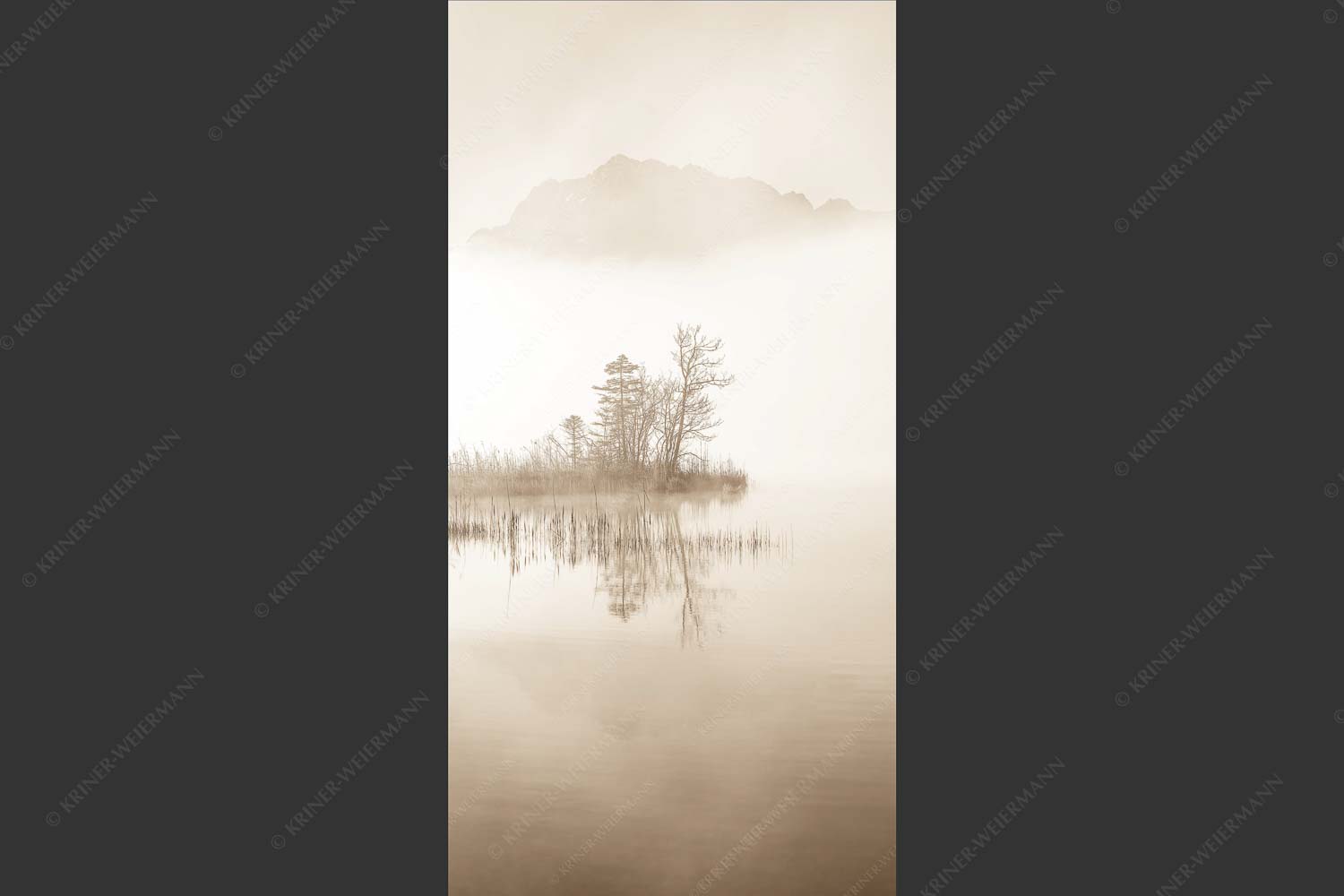 Blick über den Barmsee zum Wörner und Tiefkarspitze im Karwendelgebirge - Zwischen Spiegel und Schleier 1:2 sepia -- Barmsee mit Karwendel - mehr Infos bei www.Kriner-Weiermann.de