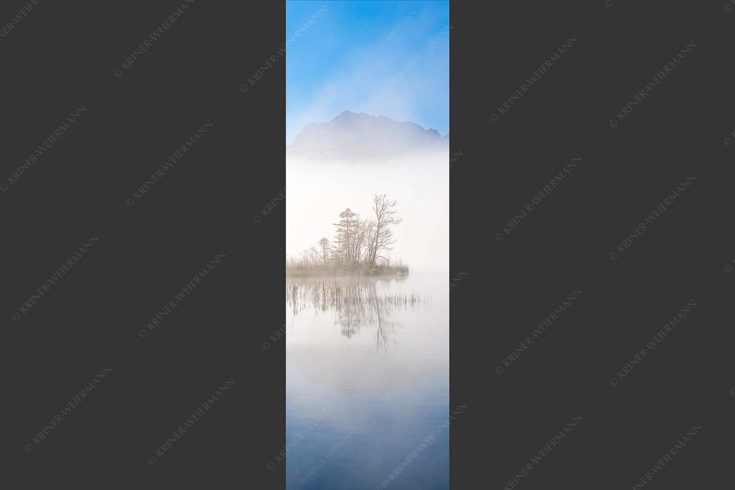 Blick über den Barmsee zum Wörner und Tiefkarspitze im Karwendelgebirge - Zwischen Spiegel und Schleier 1:3  -- Barmsee mit Karwendel - mehr Infos bei www.Kriner-Weiermann.de