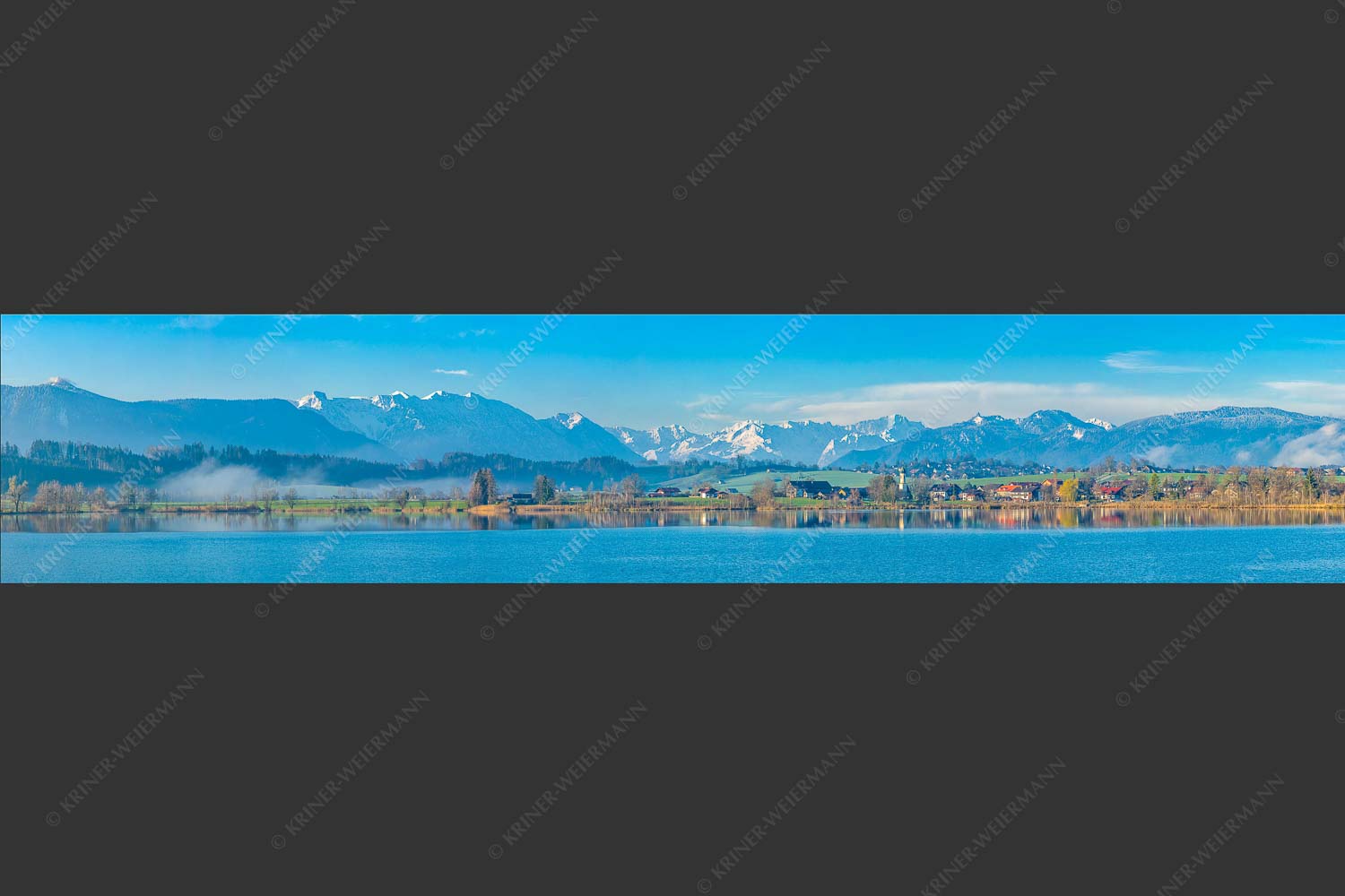 Blick über den Riegsee und Froschhausen zum Zugspitzmassiv - Froschhausener Morgen 5:1  -- Riegsee und Froschhausen - mehr Infos bei www.Kriner-Weiermann.de