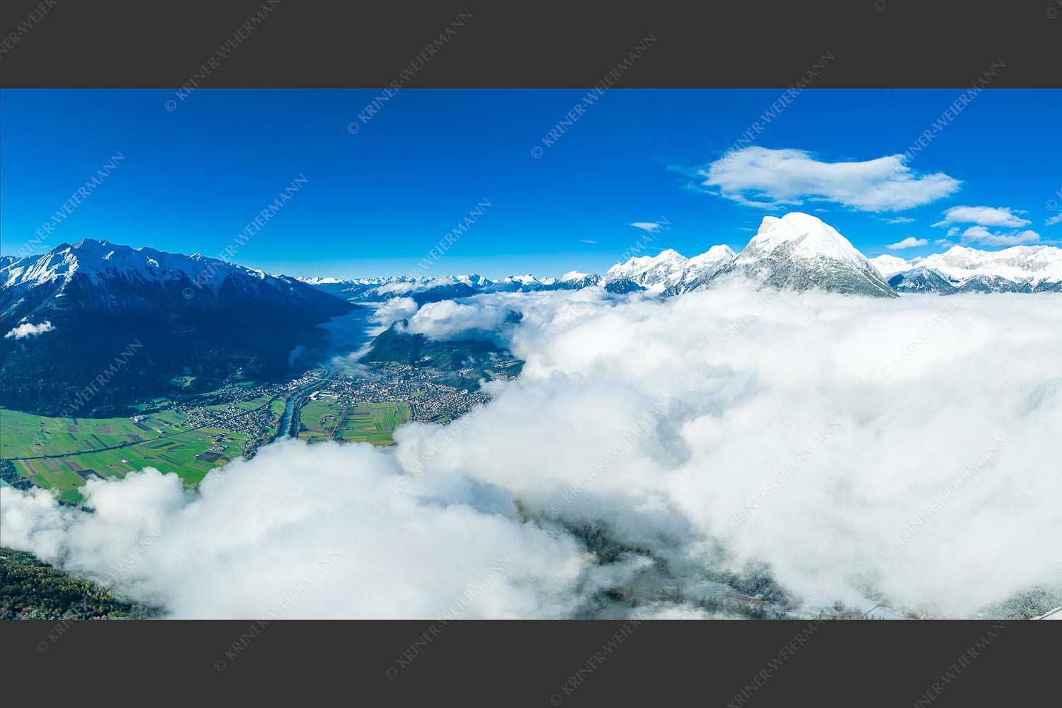 Blick über das Nebelmeer ins Inntal und zur Hohen Munde - Telfs is frei 2:1  -- Inntal Hohe Munde - mehr Infos bei www.Kriner-Weiermann.de