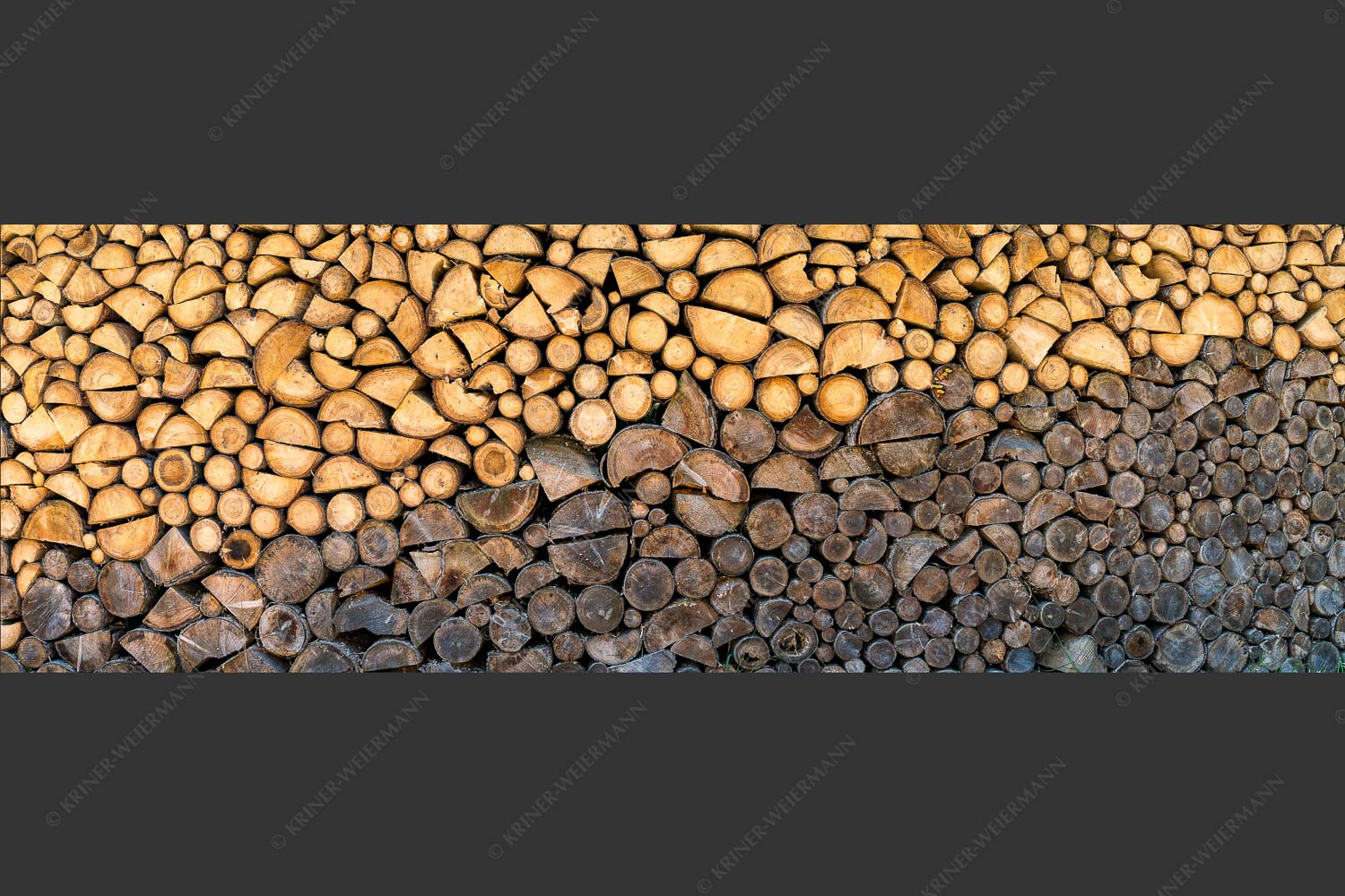 Holzhaufen im Werdenfelser Land - Tendenz steigend 3:1  -- Holzhaufen Holzstoß - mehr Infos bei www.Kriner-Weiermann.de