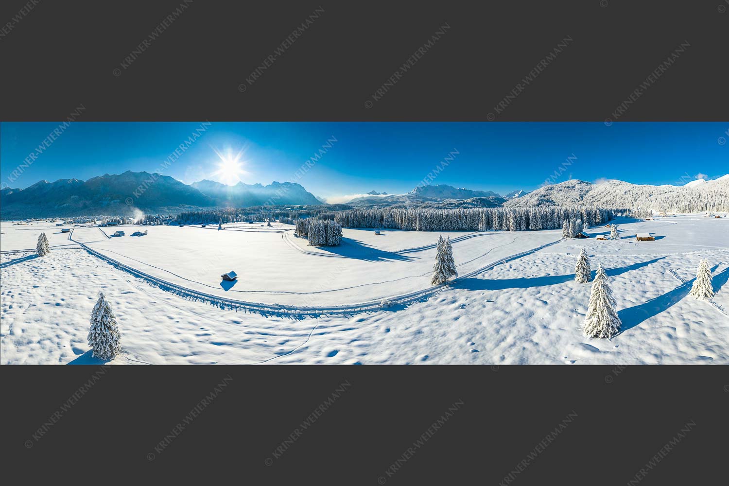 Winterlandschaft bei Krün mit Karwendel- und Wettersteingebirge - Tiefwinter rund um Krün 3:1  -- Alpenwelt Karwendel - mehr Infos bei www.Kriner-Weiermann.de