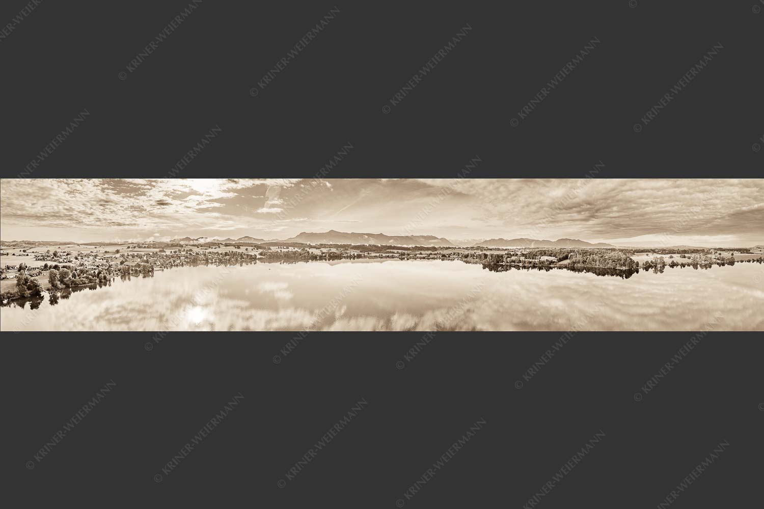 Blick über Riegsee in den Sonnenaufgang - Übern Riegsee 5:1 sepia -- Froschhausen Murnau - mehr Infos bei www.Kriner-Weiermann.de