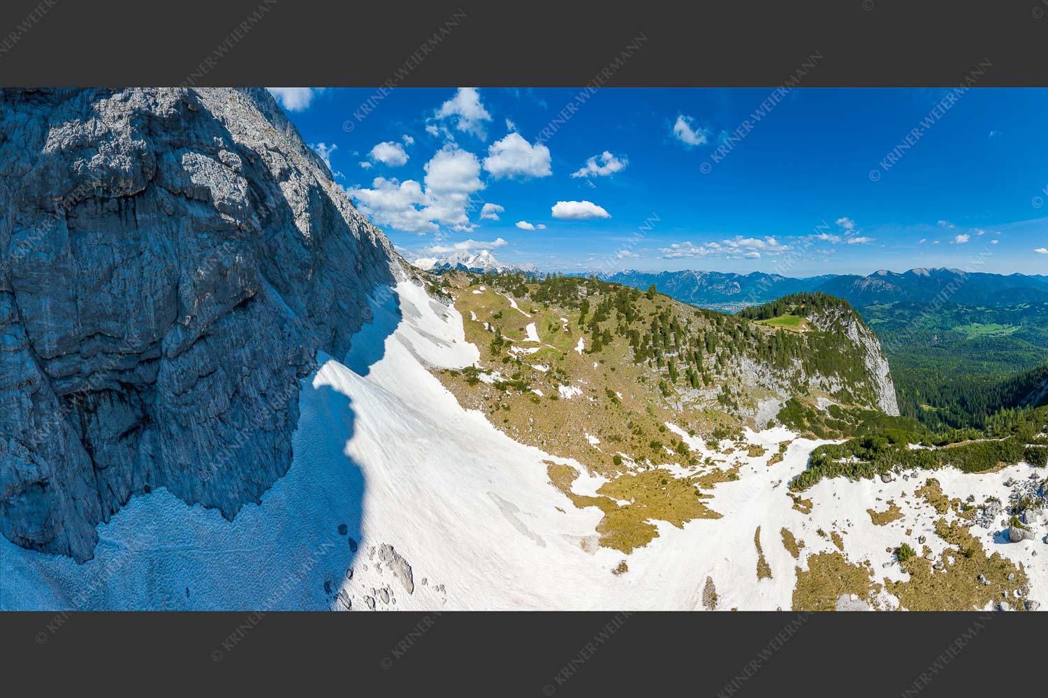 Blick über Kämikopf nach Garmisch-Partenkirchen - Übers Windfallkar II 2:1  -- Wetterstein - mehr Infos bei www.Kriner-Weiermann.de