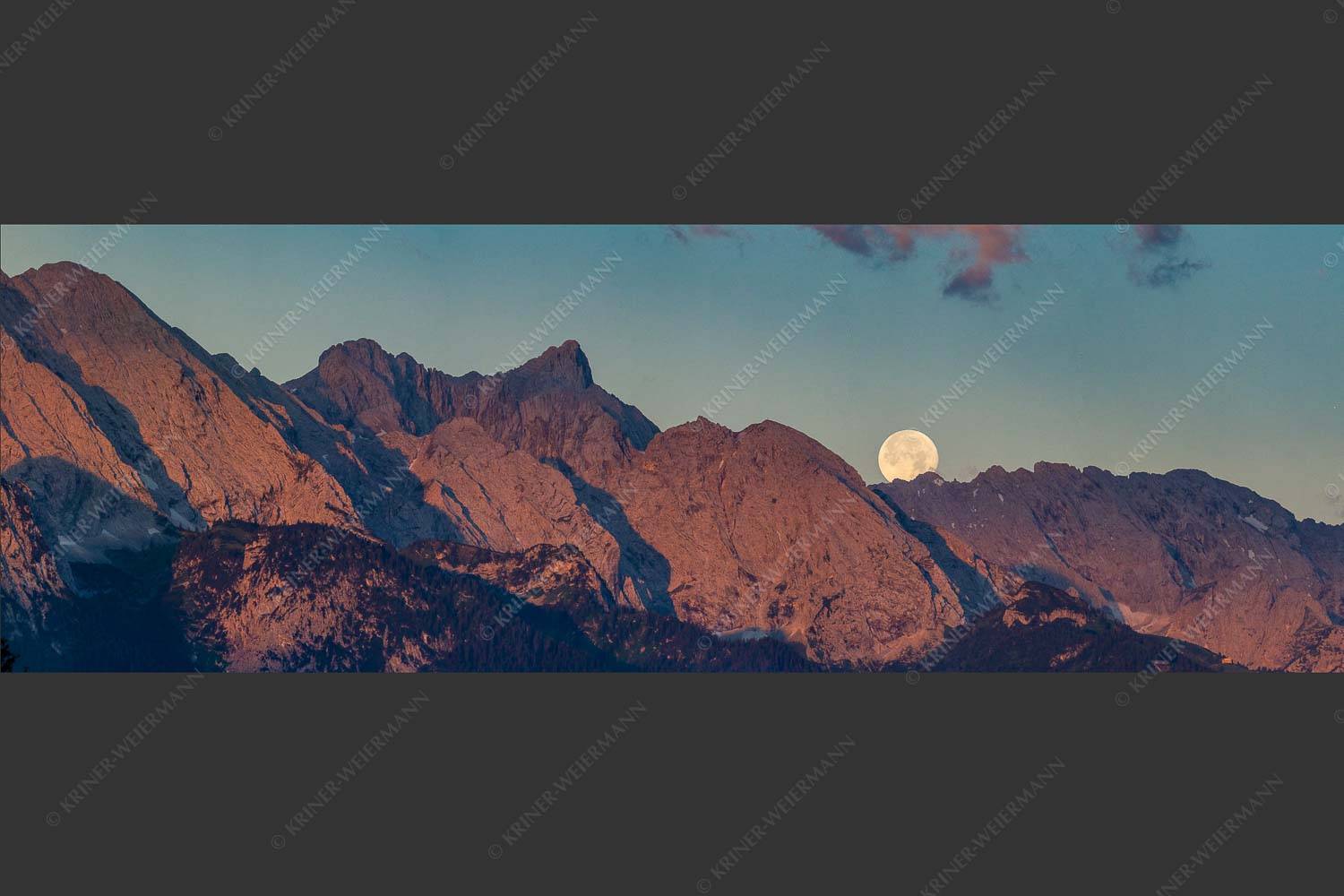 Vollmonduntergang am Frauenalpl im Wettersteingebirge - Vollmond am Wetterstein 3:1  -- Dreitorspitze Frauanalpl - mehr Infos bei www.Kriner-Weiermann.de