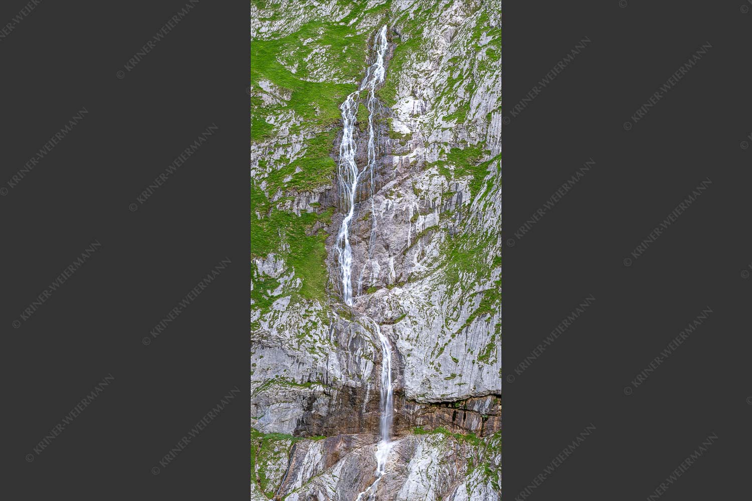 Wasserfall im Höllental im Wettersteingebirge - Wasserfall Waxenstein 1:2  -- Wetterstein - mehr Infos bei www.Kriner-Weiermann.de