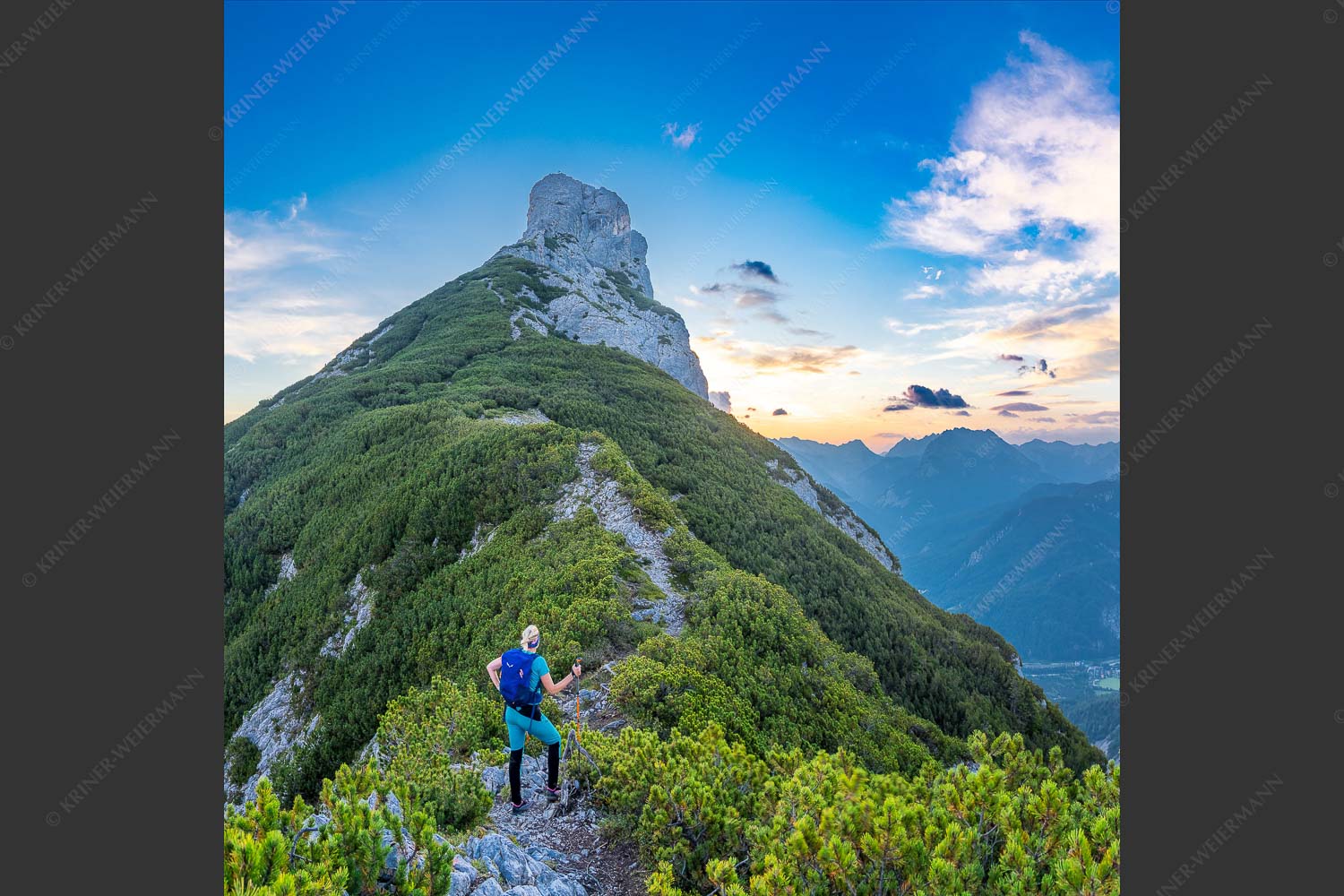 Weg zur Arnplattenspitze mit Sonnenaufgang im Karwendel - Weit is nimma 1:1  -- Bergwandern Arnplattenspitze - mehr Infos bei www.Kriner-Weiermann.de