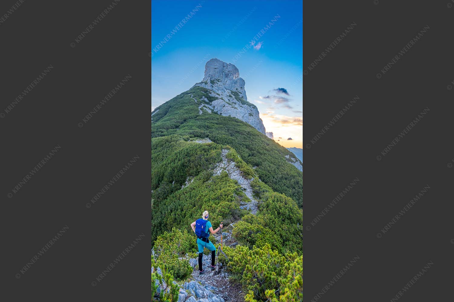 Weg zur Arnplattenspitze mit Sonnenaufgang im Karwendel - Weit is nimma 1:2  -- Bergwandern Arnplattenspitze - mehr Infos bei www.Kriner-Weiermann.de