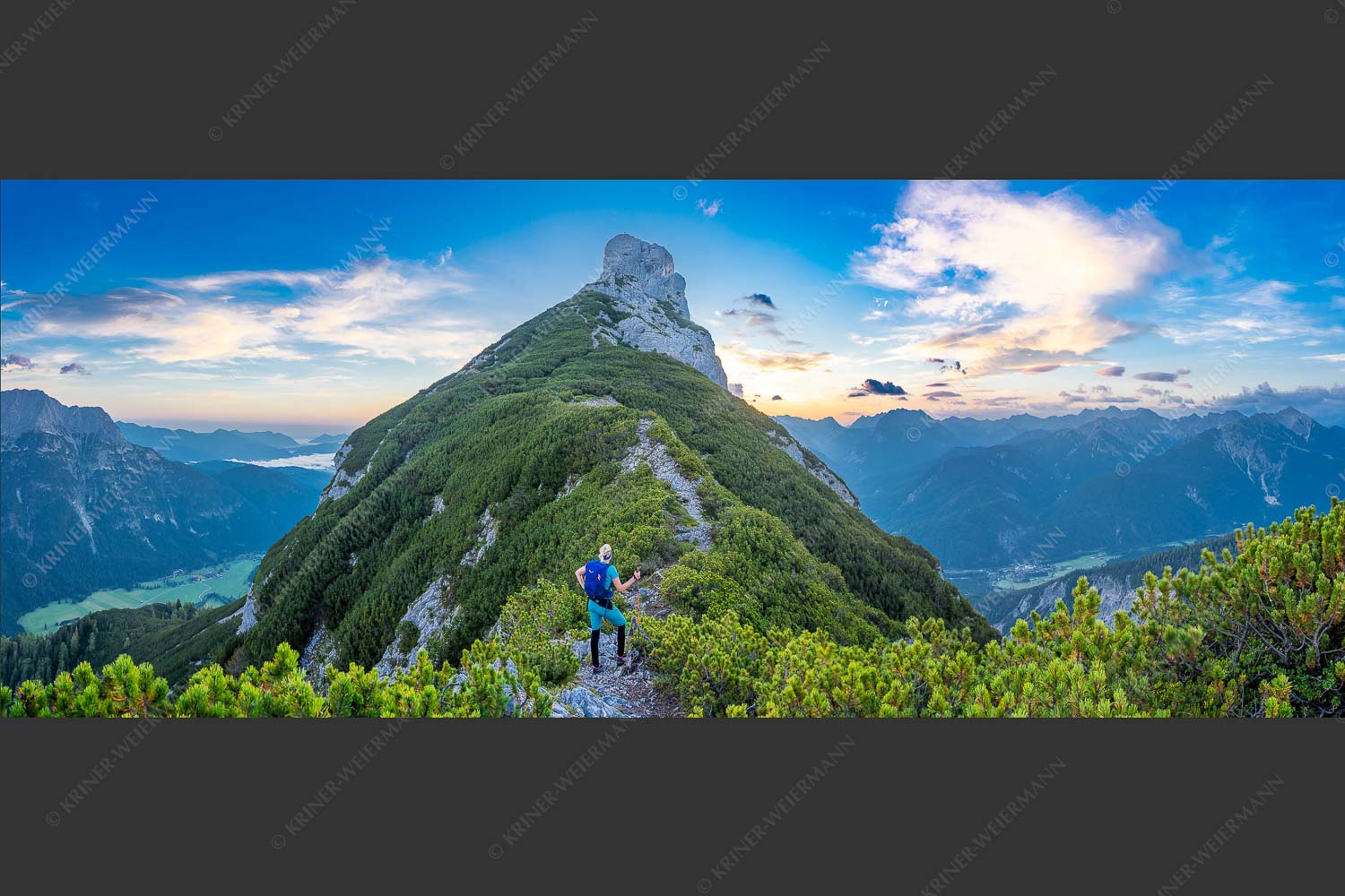 Weg zur Arnplattenspitze mit Sonnenaufgang im Karwendel - Weit is nimma 2,5:1  -- Bergwandern Arnplattenspitze - mehr Infos bei www.Kriner-Weiermann.de