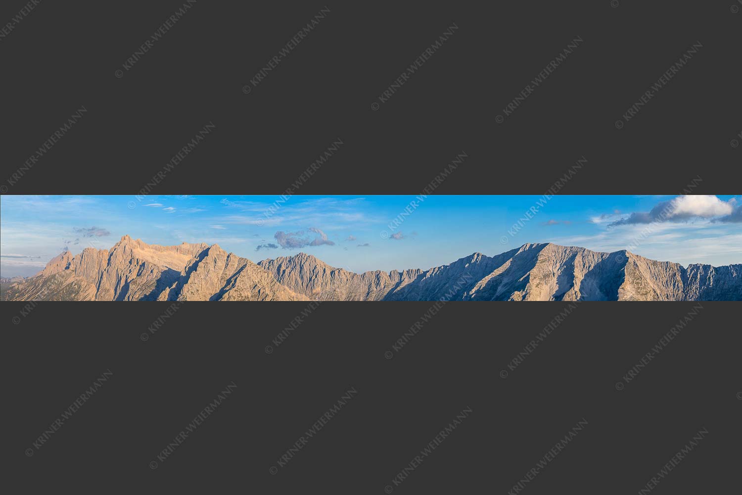 Blick auf Wettersteingrat, Dreitorspitzen und Gehrenspitze - Wetterstein Südgrate 7:1  -- Wettersteingebirge - mehr Infos bei www.Kriner-Weiermann.de