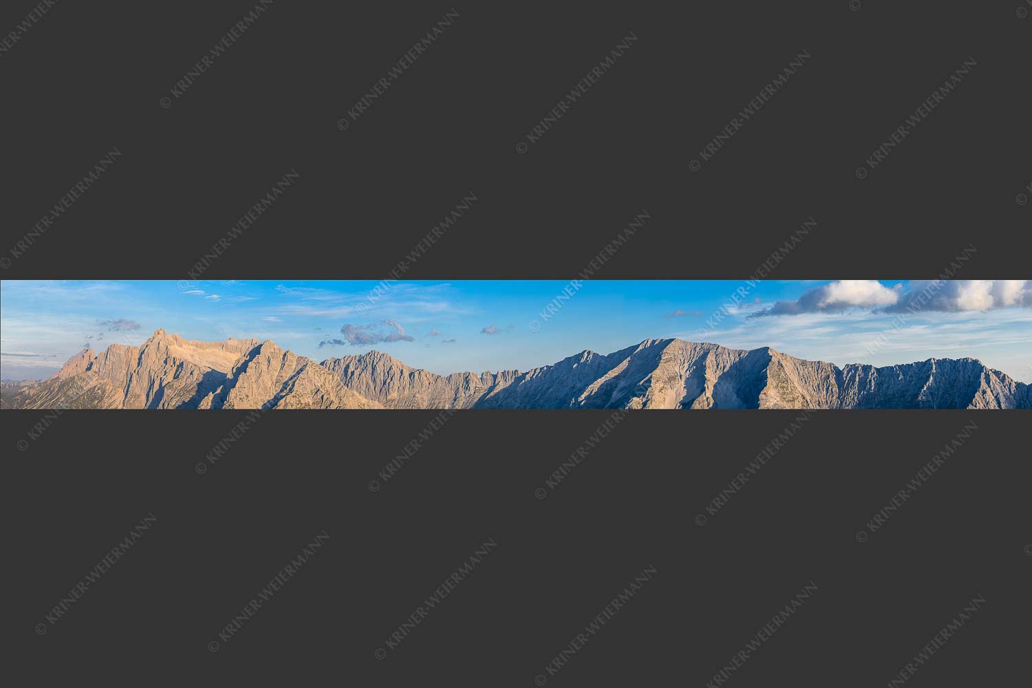 Blick auf Wettersteingrat, Dreitorspitzen und Gehrenspitze - Wetterstein Südgrate 8:1  -- Wettersteingebirge - mehr Infos bei www.Kriner-Weiermann.de
