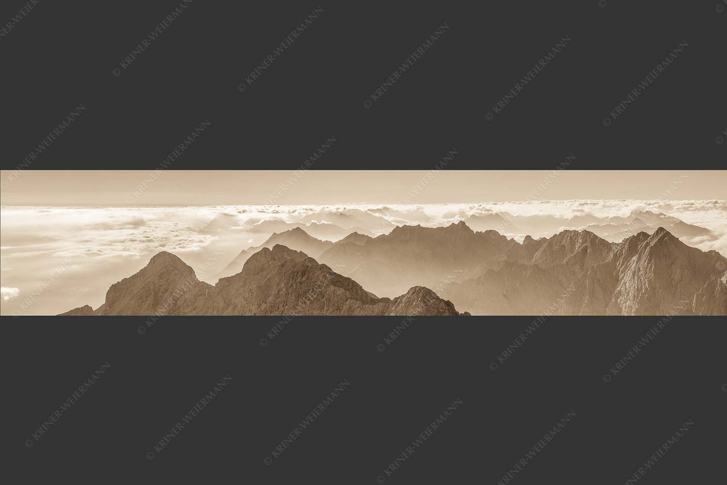 Blick von Zugspitze über Jubiläumsgrat zur Alpspitze - Wettersteingrate 5:1 sepia -- Alpspitze Hochblassen - mehr Infos bei www.Kriner-Weiermann.de
