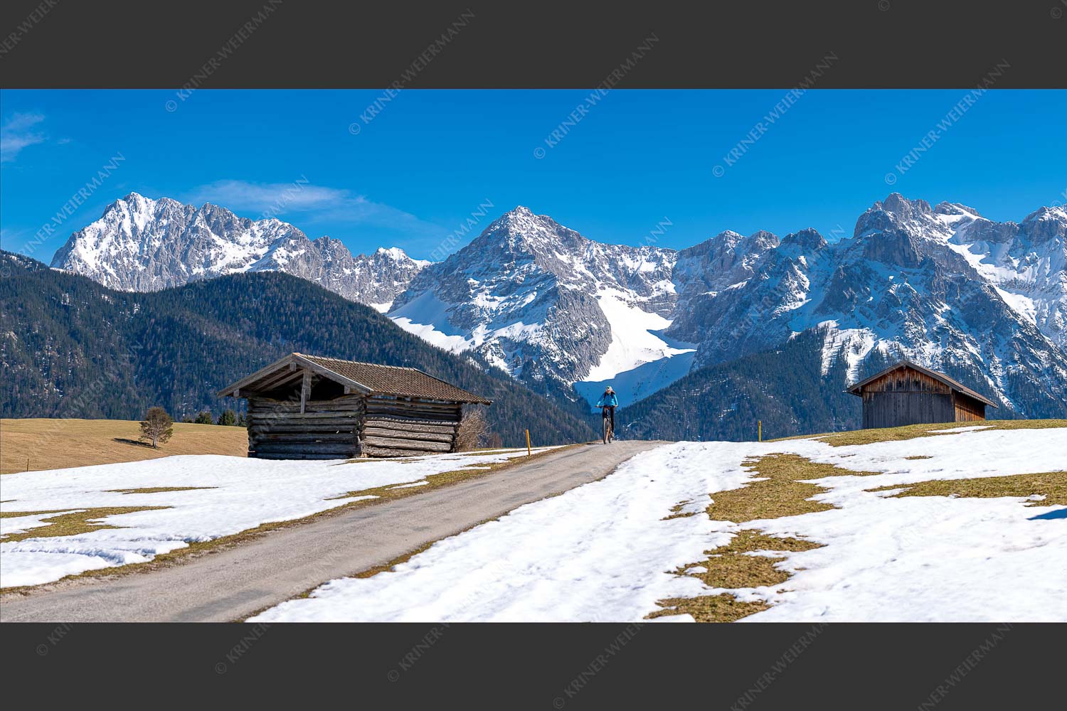 Gemütliche Frühjahrsradtour bei Mittenwald mit Karwendel im Hintergrund - Wieder aufs Bike 2:1  -- Fahrradfahren in der Alpenwelt Karwendel - mehr Infos bei www.Kriner-Weiermann.de