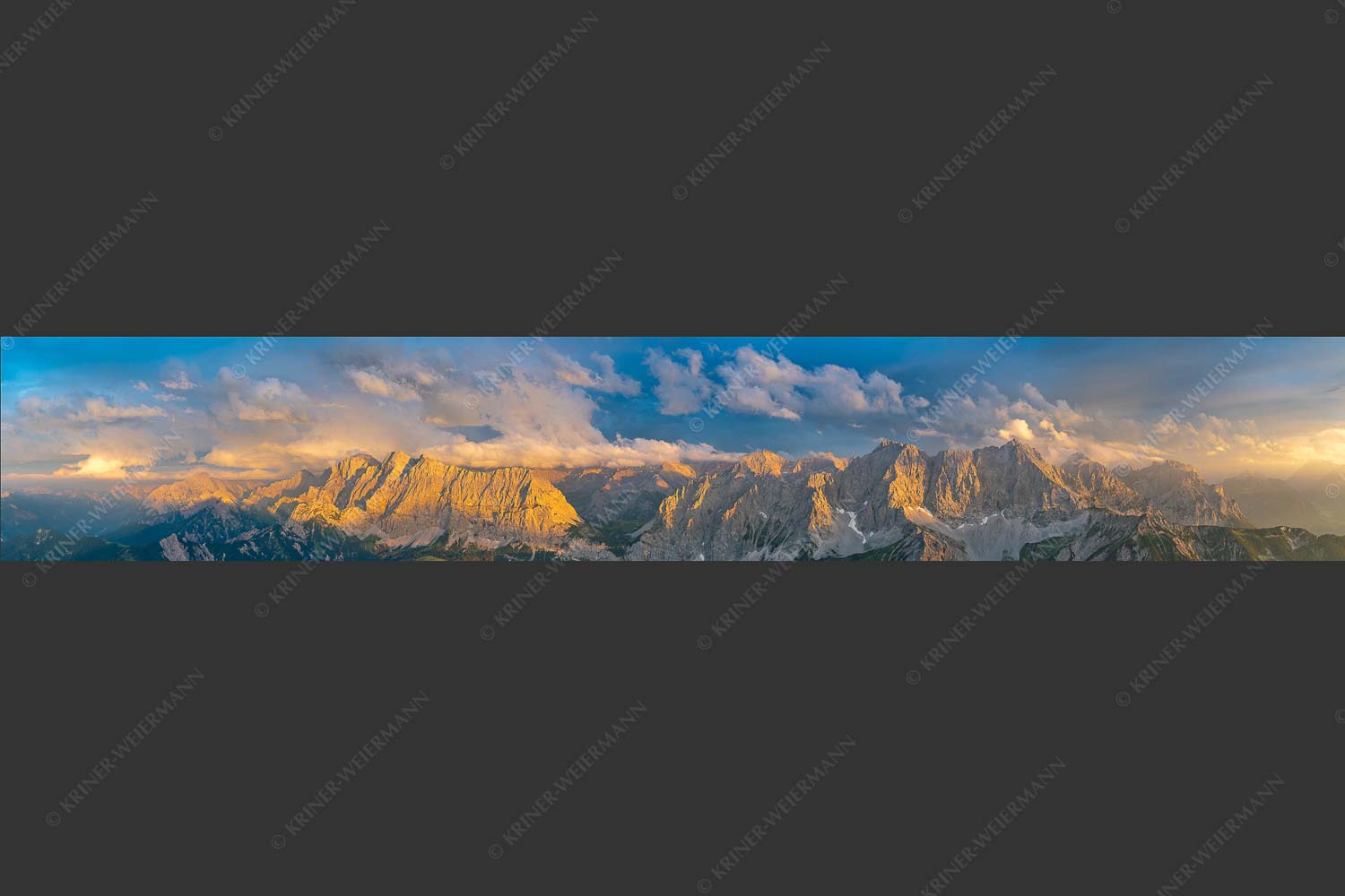 Blick von der Soiernspitze ins Karwendelgebirge - Heiter bis wolkig 6:1  -- Bäralpl Karwendel - mehr Infos bei www.Kriner-Weiermann.de