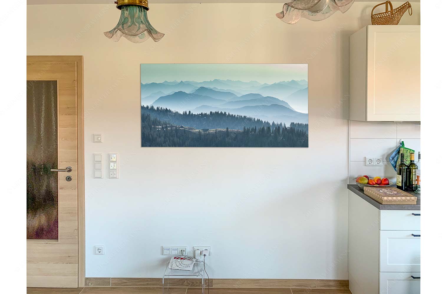 Morgenstimmung bei der Krüner Alm mit Panoramablick vom Wendelstein bis Zugspitze - Küche Riegsee Über d Oima-Bayerische Voralpen mit Krüner Alm 2:1 - mehr Infos bei www.Kriner-Weiermann.de