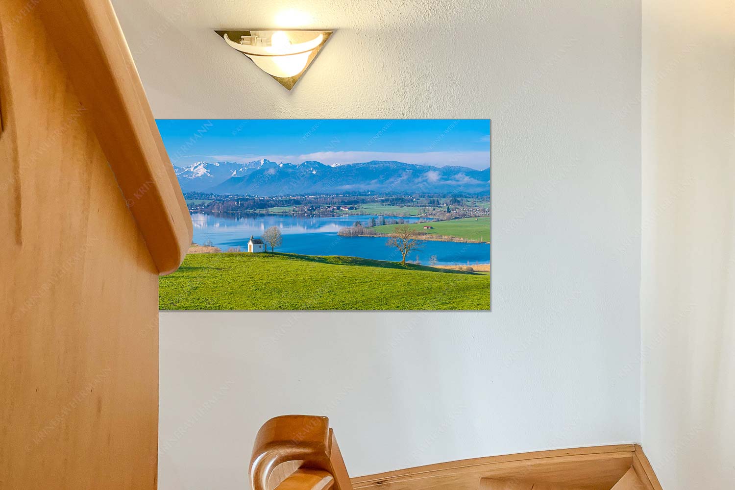 Blick über den Riegsee zum Estergebirge, Wetterstein und Ammergauer Bergen - Treppe München=1 Frühlingsgöttin Ostara-Mesnerhauskapelle Aidling 2:1 - mehr Infos bei www.Kriner-Weiermann.de