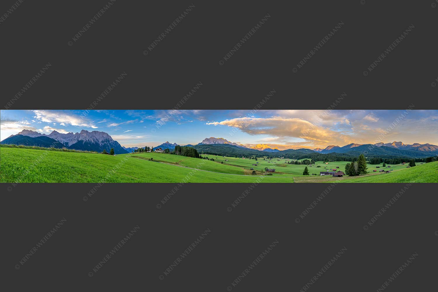 Erstes Sonnenlicht am Zugspitzmassiv - Wunderbares Werdenfels 6:1  -- Karwendel Wetterstein und Estergebirge - mehr Infos bei www.Kriner-Weiermann.de