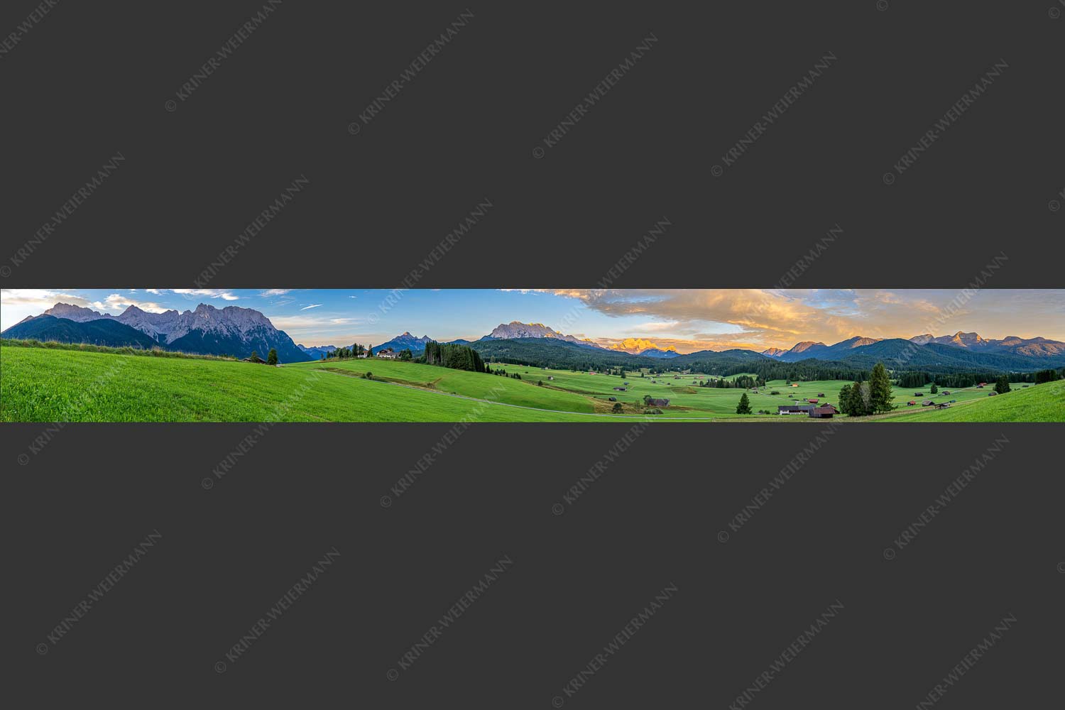 Erstes Sonnenlicht am Zugspitzmassiv - Wunderbares Werdenfels 8:1  -- Karwendel Wetterstein und Estergebirge - mehr Infos bei www.Kriner-Weiermann.de