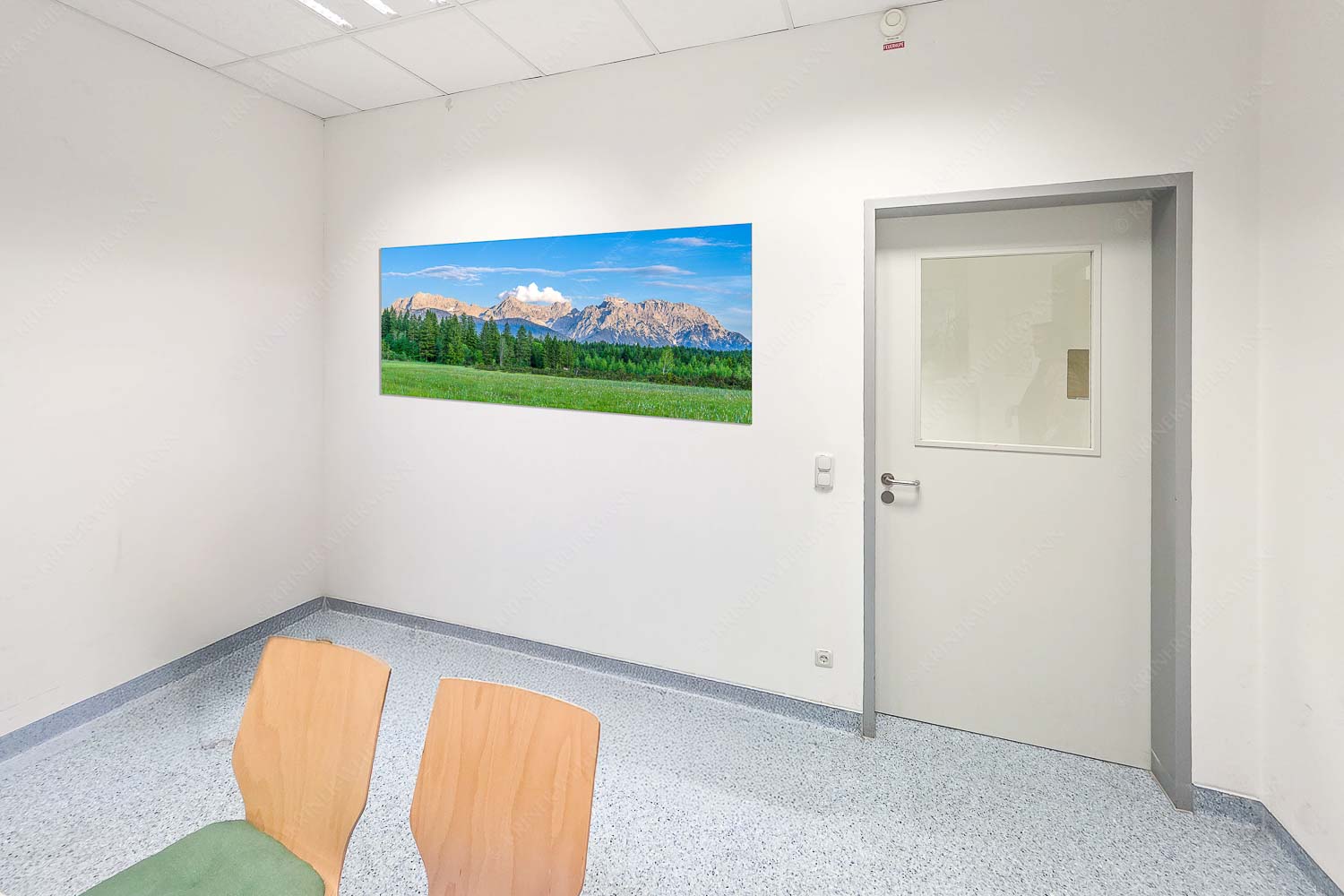 Panoramablick auf das Soiern-, Karwendel-, Wetterstein und Estergebirge - Raum 043-073 Alle im Blick-Soiern Karwendel Wetterstein und Estergebirge 2:1 - mehr Infos bei www.Kriner-Weiermann.de