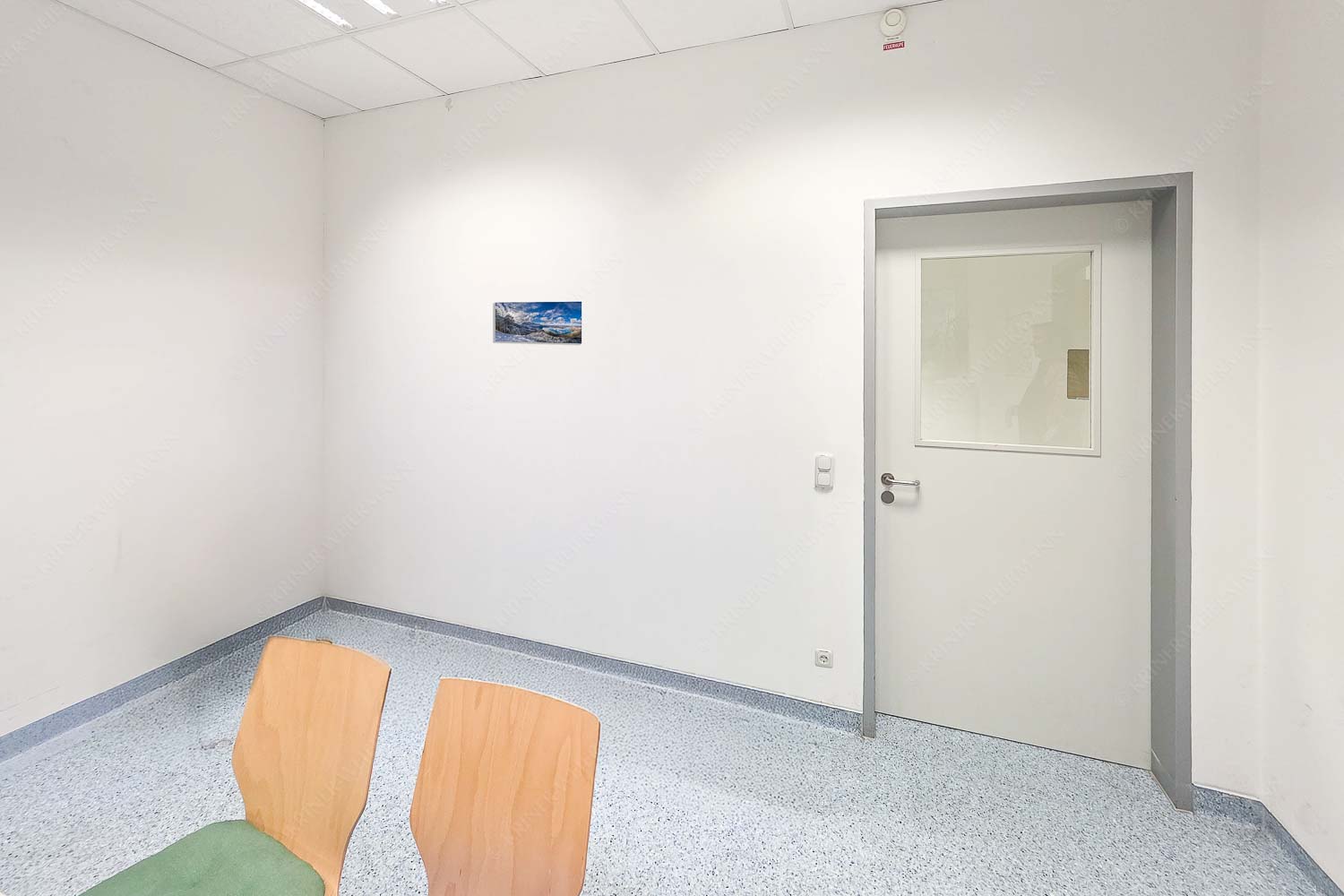 Es hat nocheinmal geschneit in den Bergen rund um den Kochelsee - Raum 043-073 Perlmutt-Winterstimmung über Kochelsee 2:1 - mehr Infos bei www.Kriner-Weiermann.de