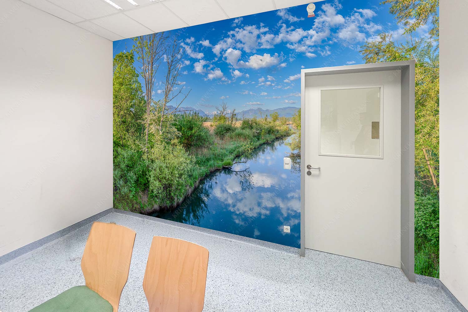 Ruhig läuft die Ramsach bei Mühlhagen kurz bevor sie in die Loisach mündet - Raum 043-073 Sanftes Gemüt-Ramsach mit Zugspitze 3:2 - mehr Infos bei www.Kriner-Weiermann.de