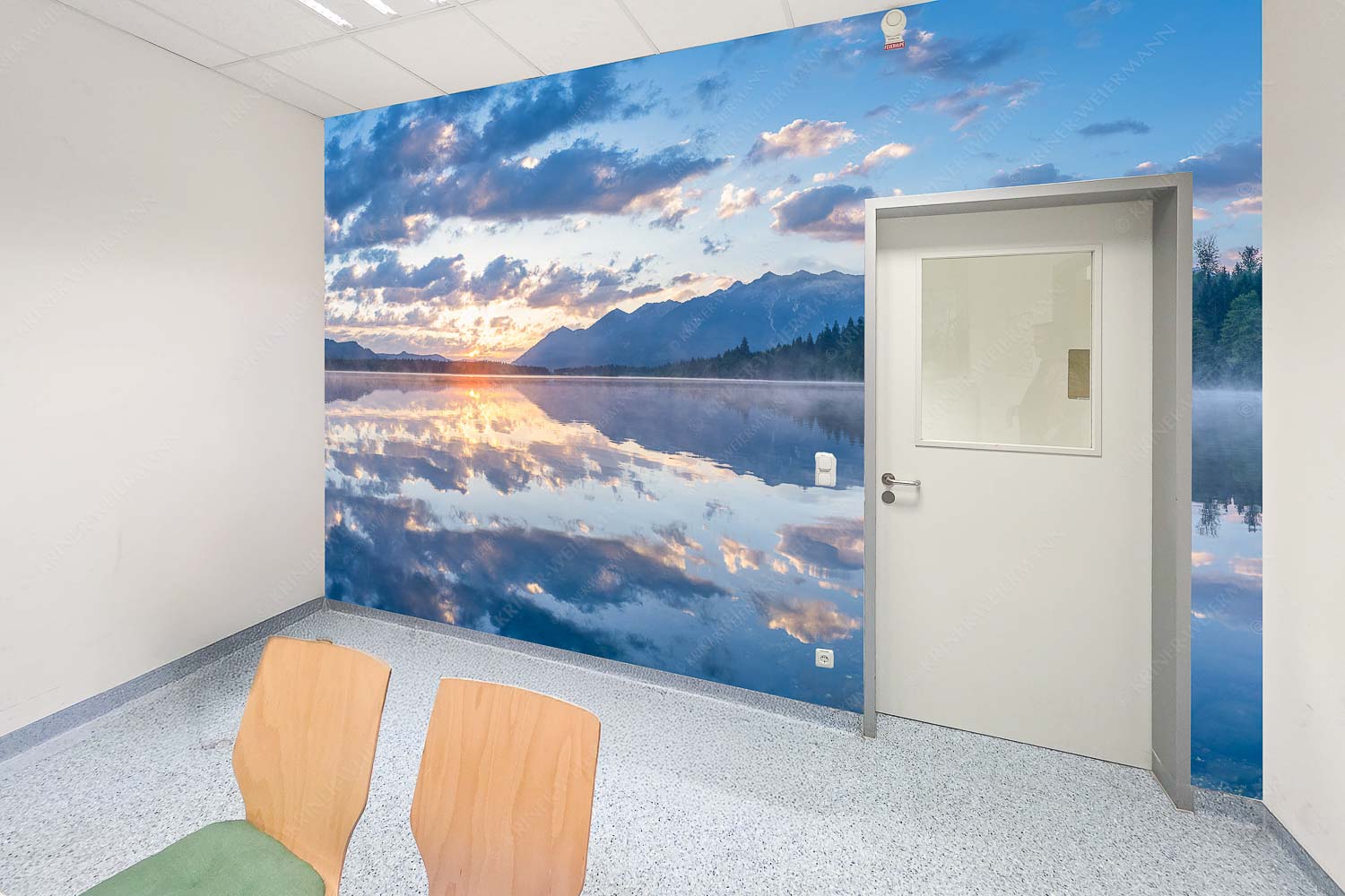 Herrliche Spiegelung bei aufgehender Sonne am Barmsee - Raum 043-073 Spiegelsaal-Morgenstimmung am Barmsee 3:2 - mehr Infos bei www.Kriner-Weiermann.de