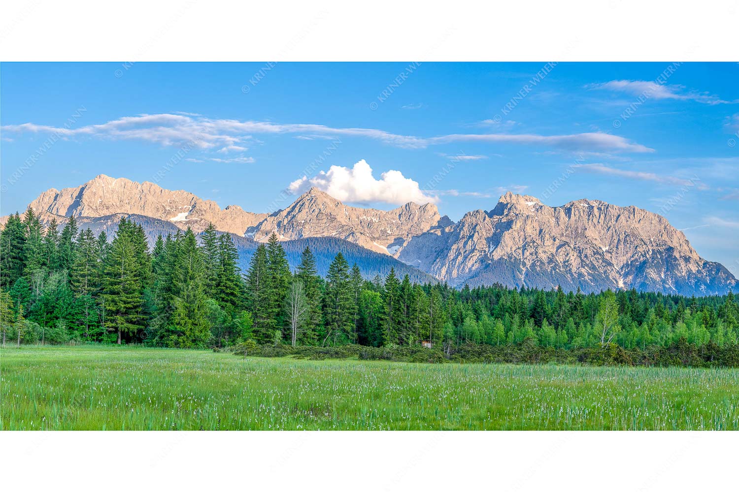 Panoramablick auf das Soiern-, Karwendel-, Wetterstein und Estergebirge - Alle im Blick_2zu1 - mehr Infos bei www.Kriner-Weiermann.de
