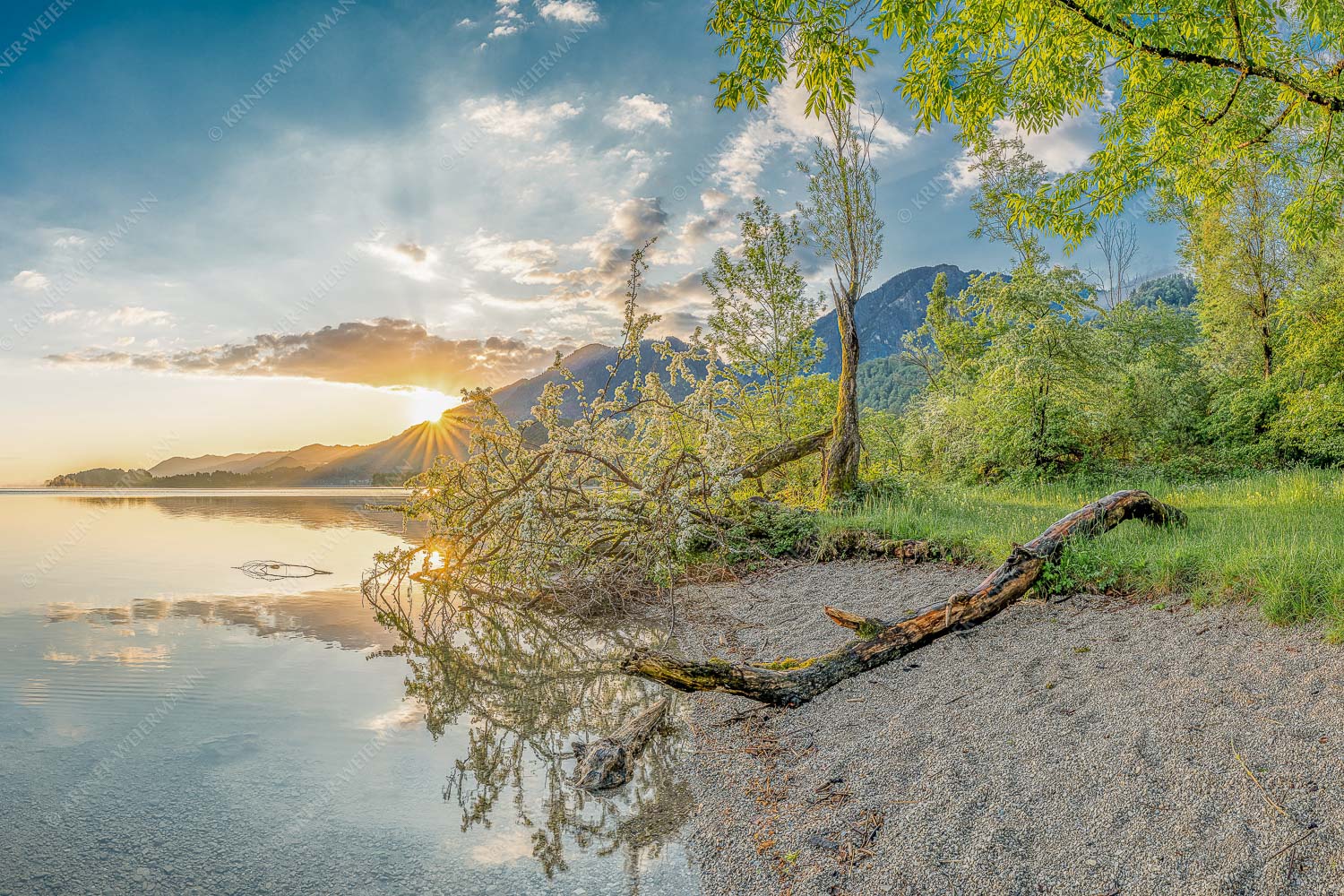 Der Kochelsee bietet viele idyllische Ecken zum innehalten - Verspielt_3zu2 - mehr Infos bei www.Kriner-Weiermann.de