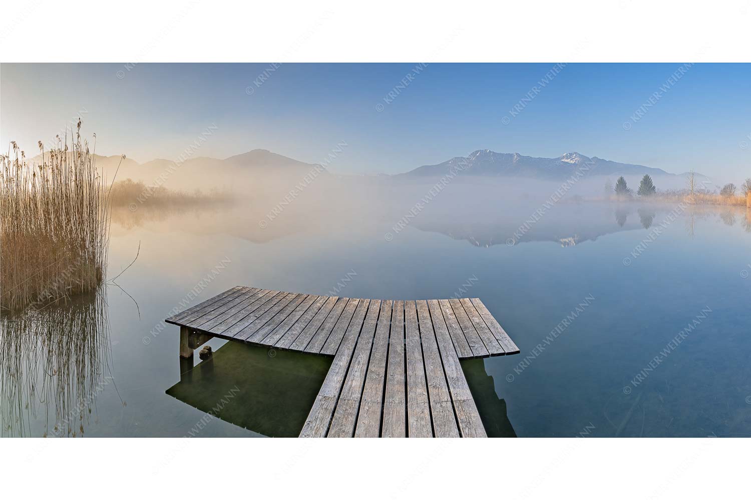 Morgenstimmung mit verschleiertem Blick auf Jochberg, Herzogstand und Heimgarten - Vorland_2zu1 - mehr Infos bei www.Kriner-Weiermann.de