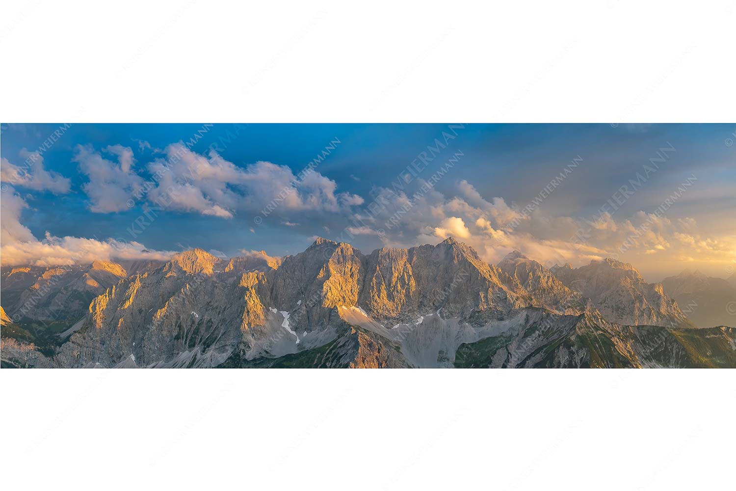 Blick von der Soiernspitze ins Karwendelgebirge - Heiter bis wolkig Wurm rechts_3zu1 - mehr Infos bei www.Kriner-Weiermann.de