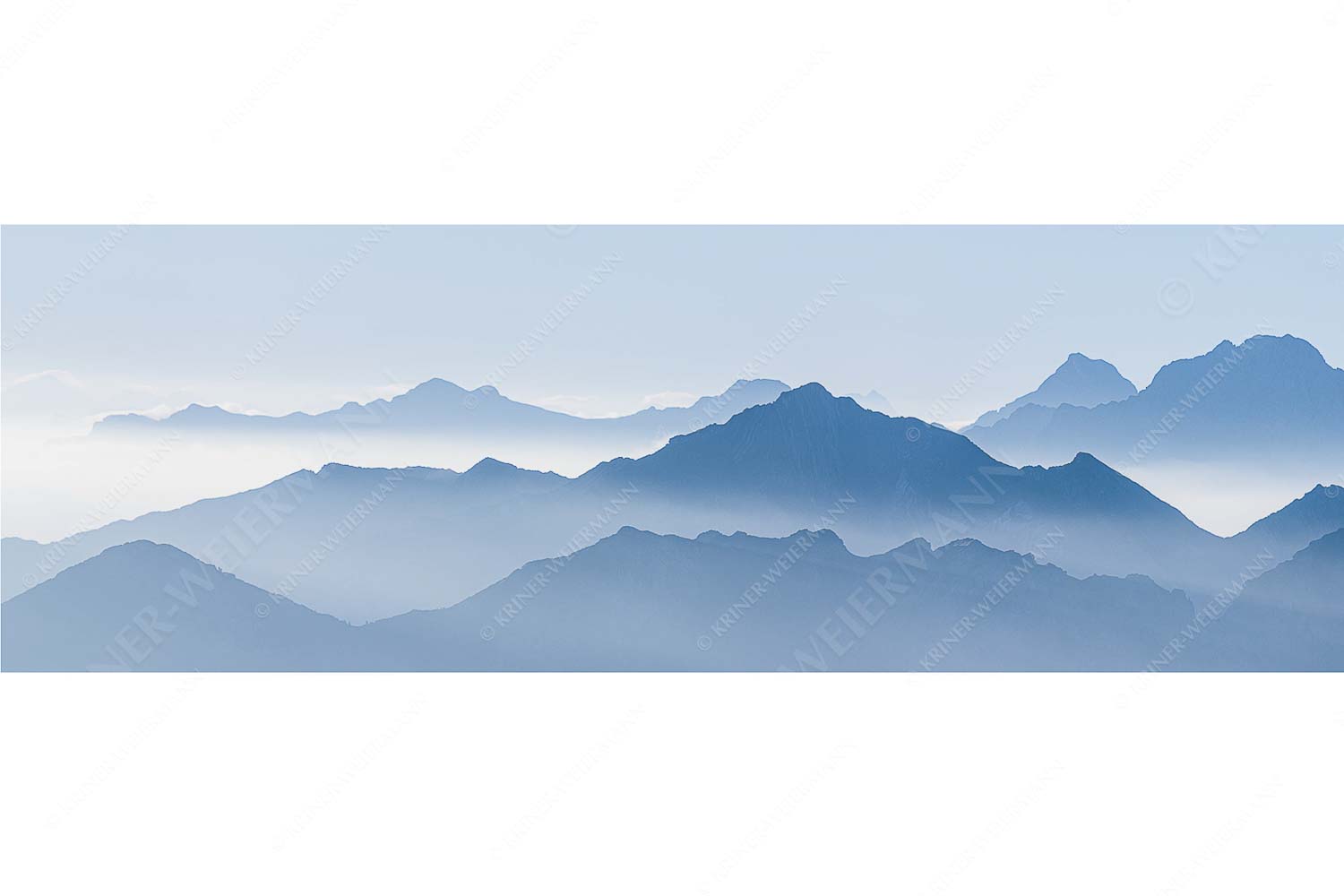 Klar und deutlich trennen sich die Bergketten von Soiern- und Karwendelgebirge - Morgenschnitt Wurm links_3zu1 - mehr Infos bei www.Kriner-Weiermann.de