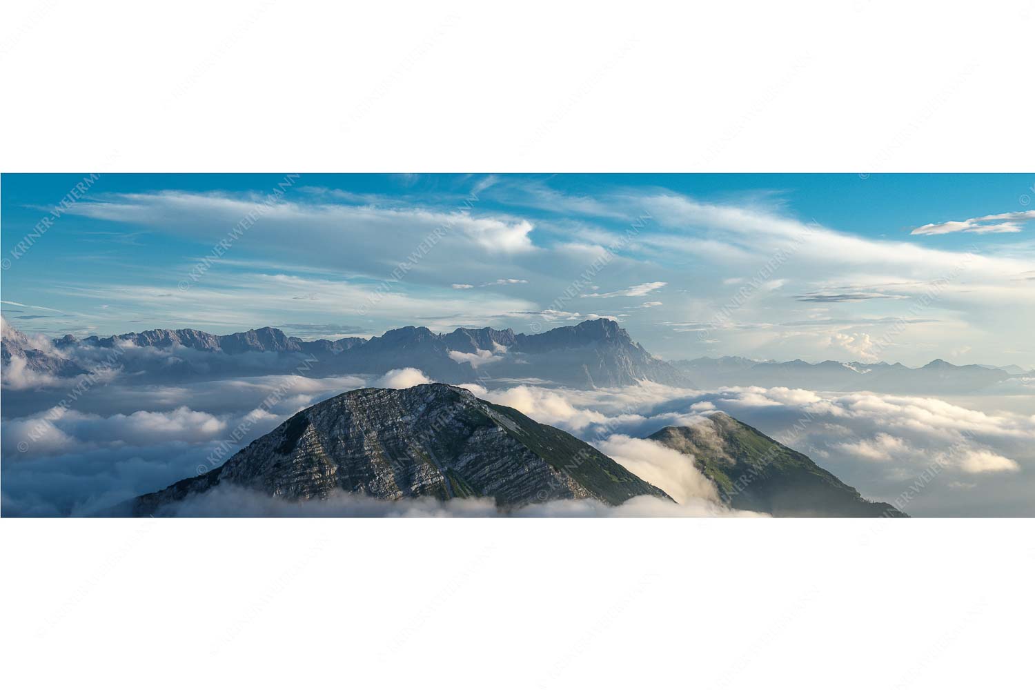 Blick vom Estergebirge ins Wettersteingebirge - Zufriedenheit Wurm rechts_3zu1 - mehr Infos bei www.Kriner-Weiermann.de