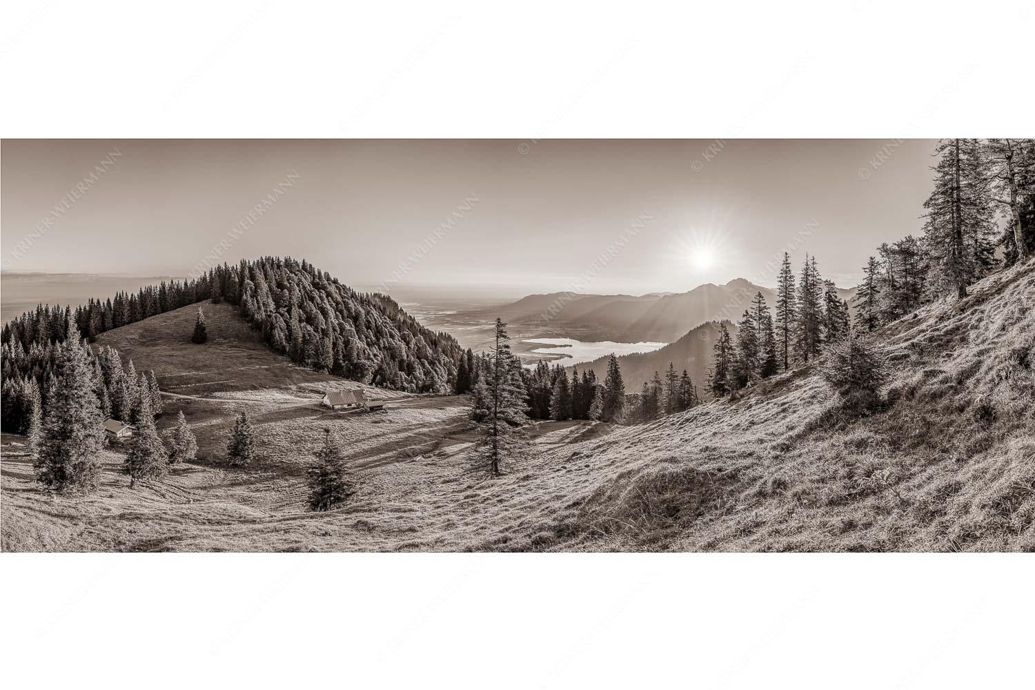Herrlicher Sonnenaufgang auf der Kaseralm mit Blick auf den Kochelsee - Morgensymphonie_25zu1_sepia - mehr Infos bei www.Kriner-Weiermann.de